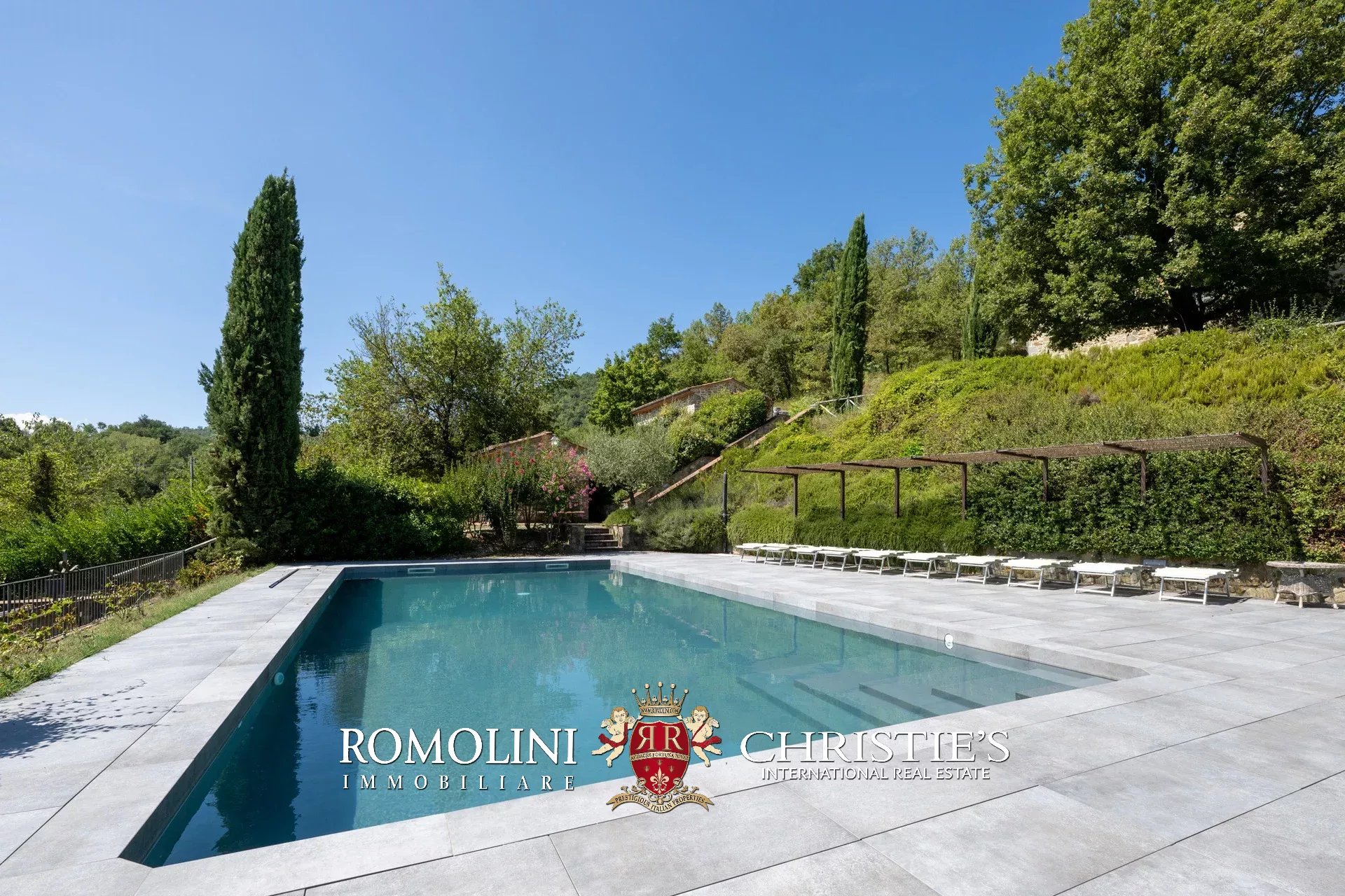 6 Bedroom Villa/Townhouse's Image 26
