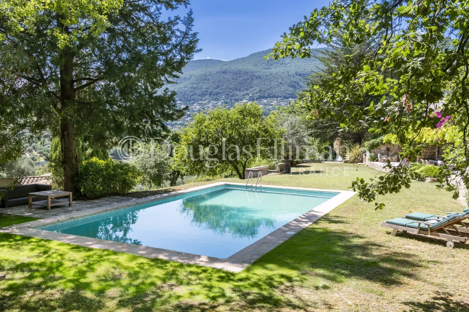 CHATEAUNEUF-DE-GRASSE – Mas en Pierre avec Piscine et Vues - Image nᵒ3