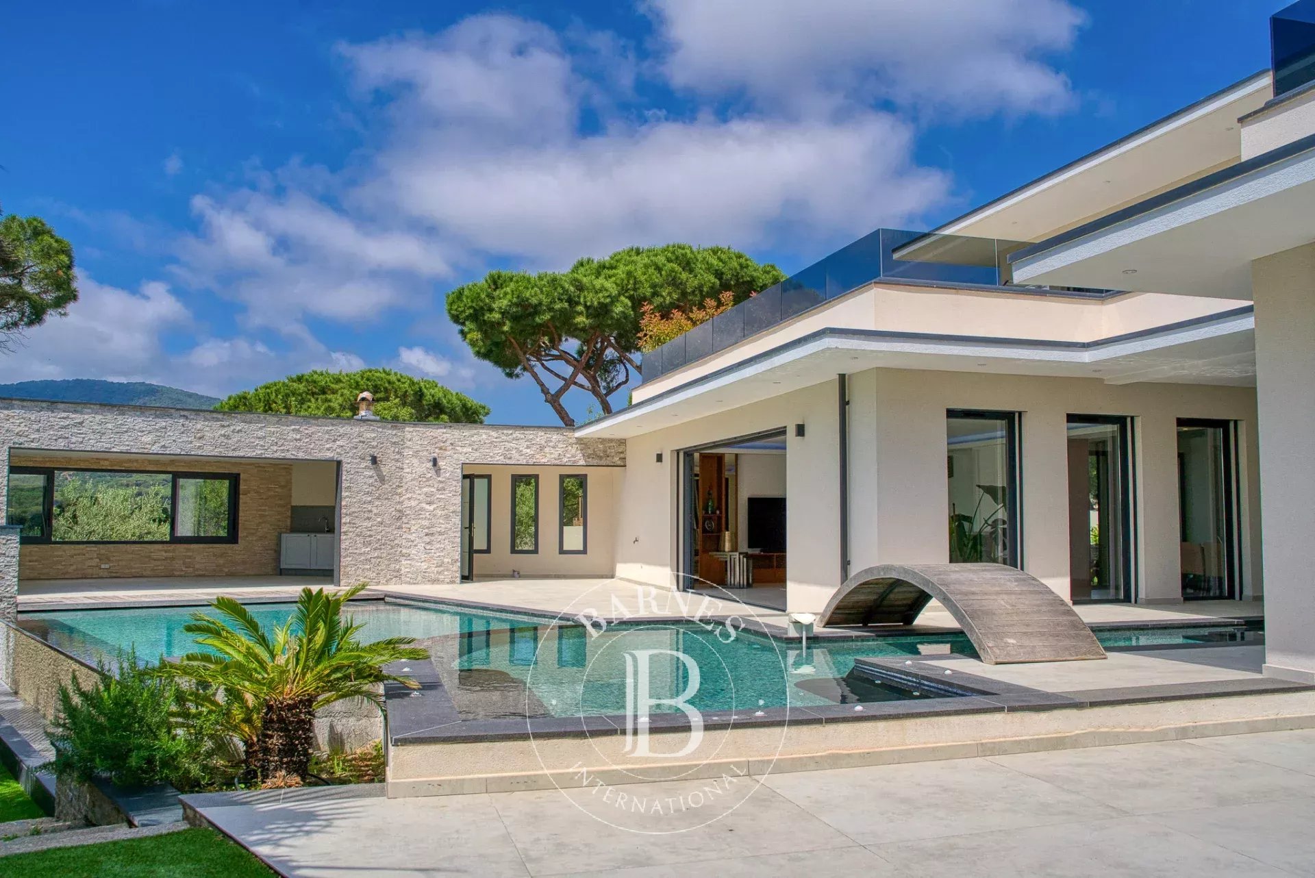 SAINTE-MAXIME - CONTEMPORARY VILLA - JACUZZI - POOL - picture 4
