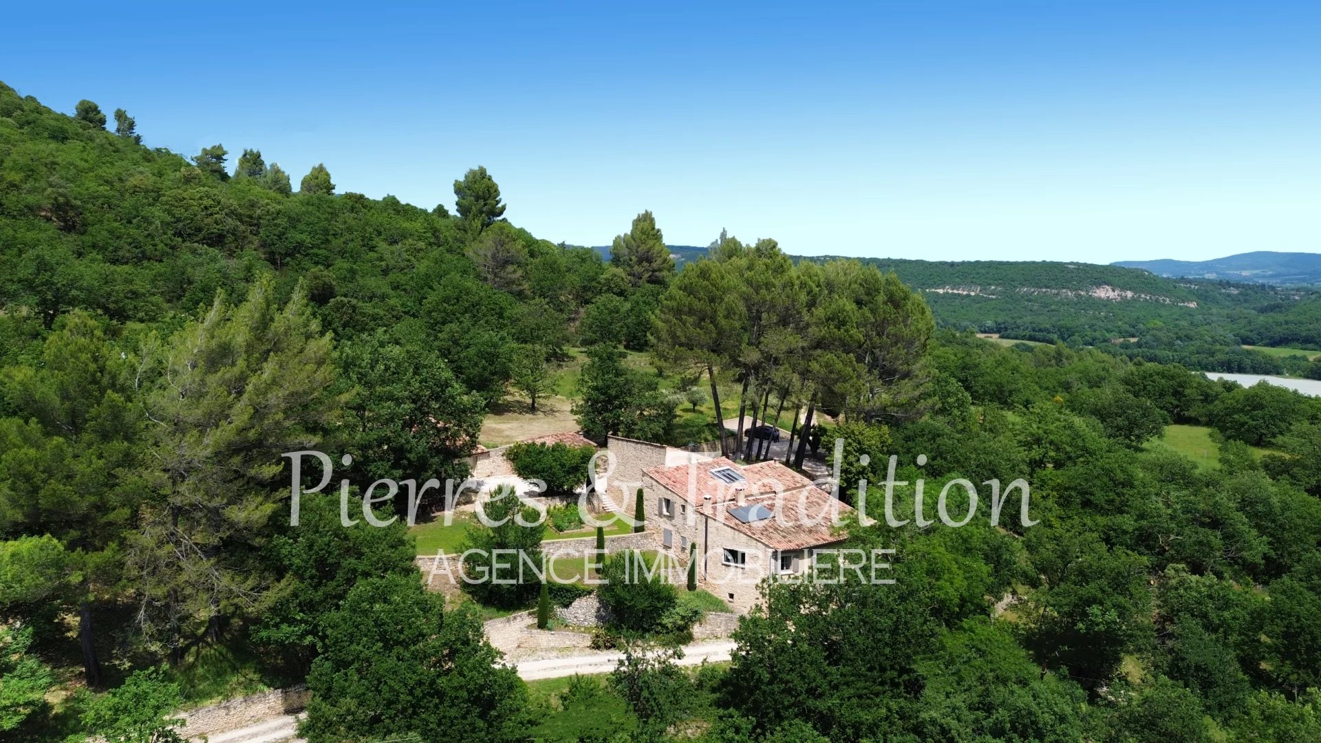 Agence immobilière de Pierres et Tradition en Luberon Apt