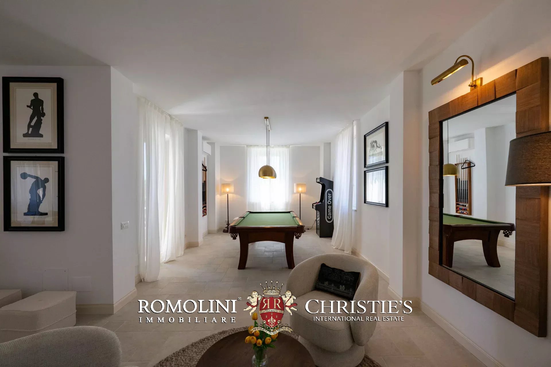 6 Bedroom Villa/Townhouse's Image 31