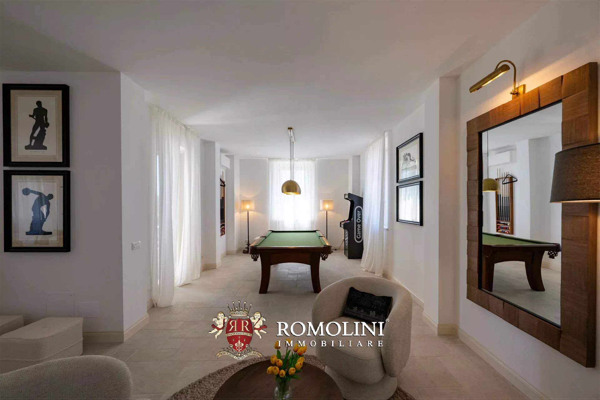 6 Bedroom Villa/Townhouse's Image 31