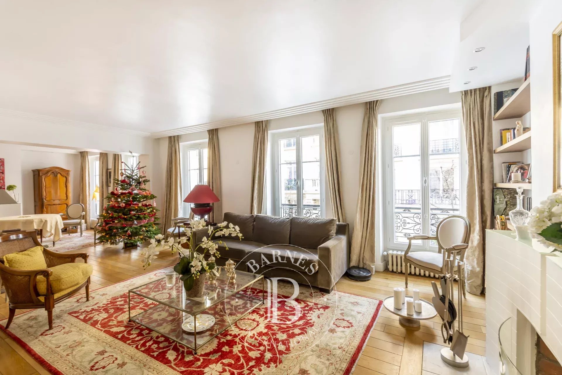 4-BEDROOM FAMILY APARTMENT FOR SALE - NEUILLY / CHEZY PERRONET