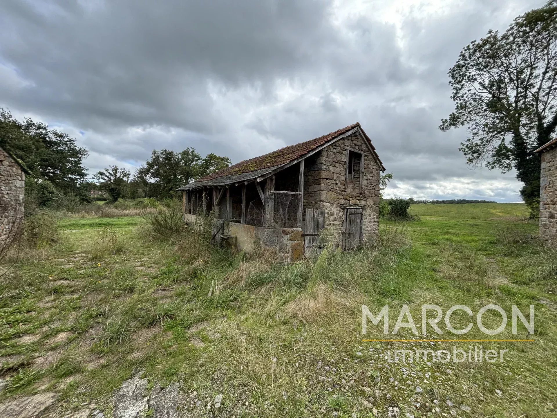 SALE HOUSE AREA CHAMBON-SUR-VOUEIZE