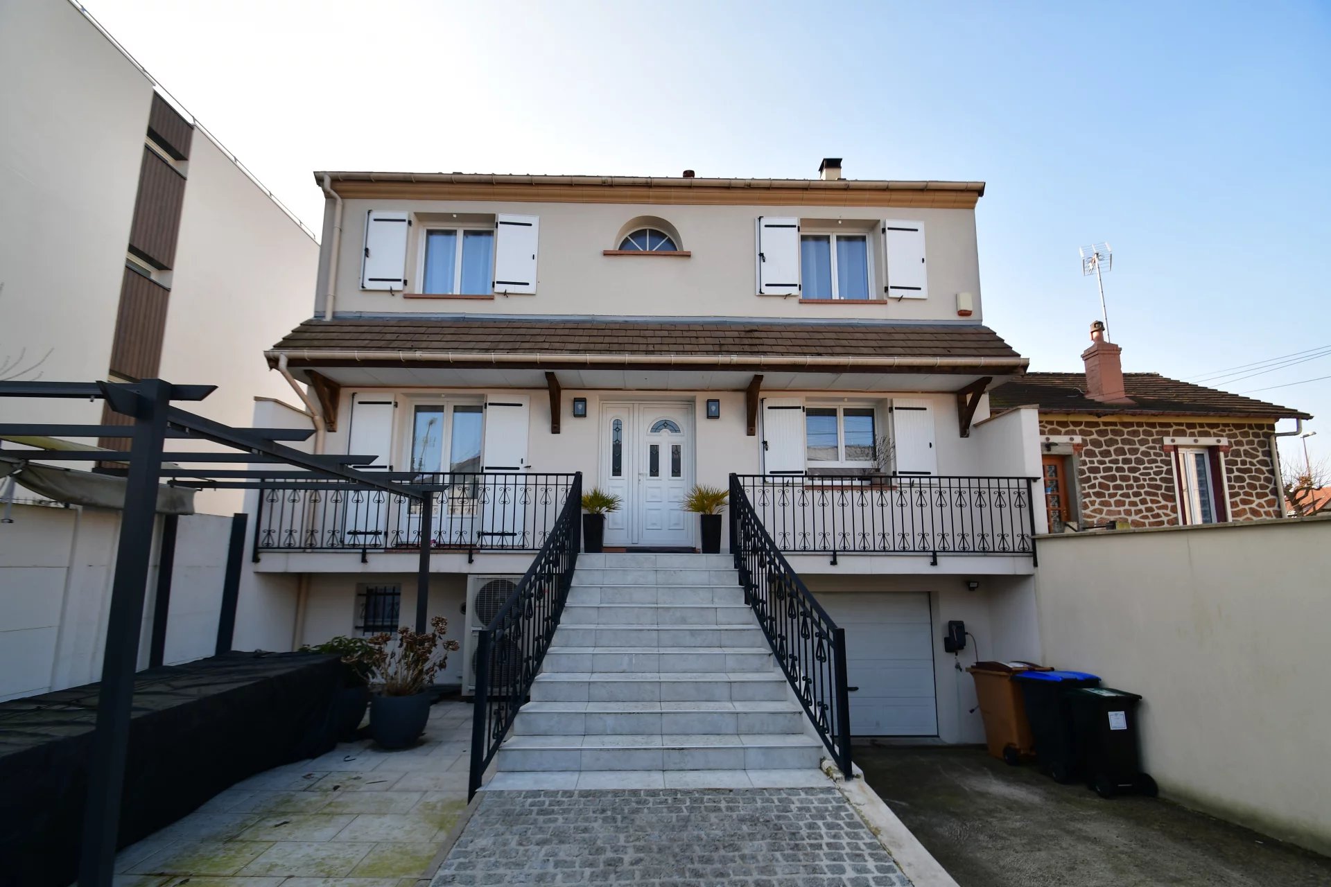 VENTE MAGNIFIQUE MAISON DE 2013 LIVRY GARGAN
