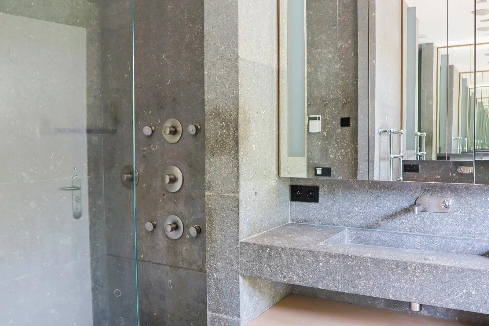 Ukkel - Sterrenwacht - Uitzonderlijke villa met zwembad en garage