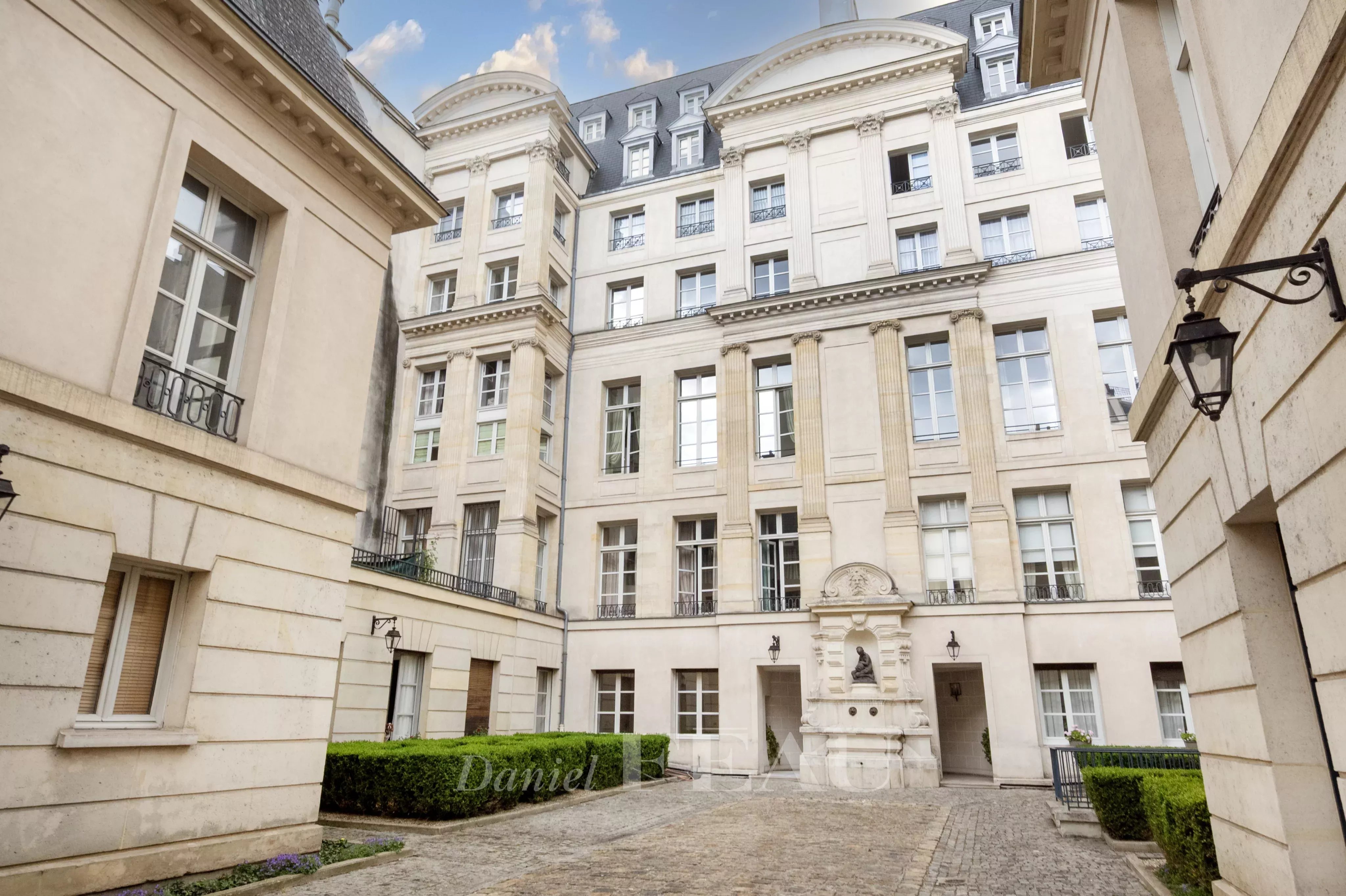 Sale Apartment Paris 4th