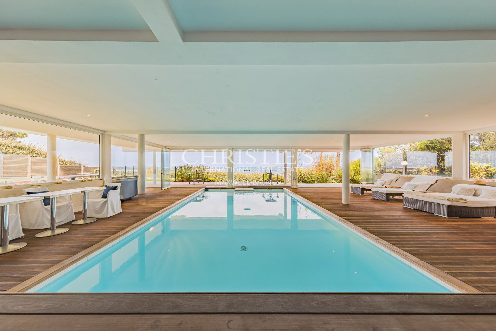 6 Bedroom Villa/Townhouse's Image 9