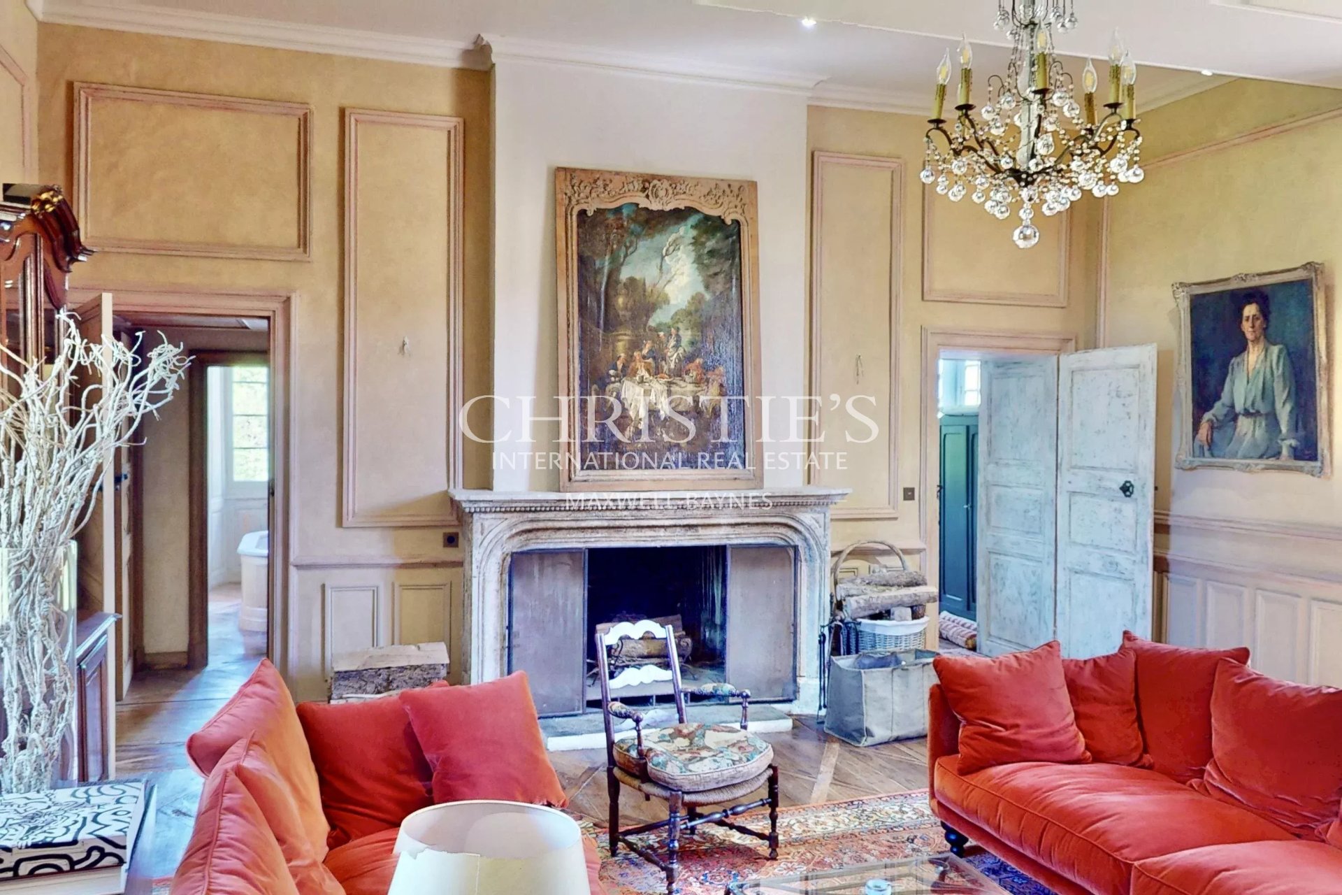 6 Bedroom Chateau's Image 9