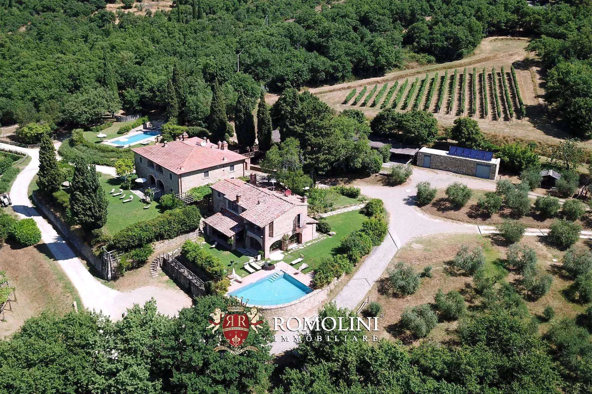 16 Bedroom Vineyard's Image 3