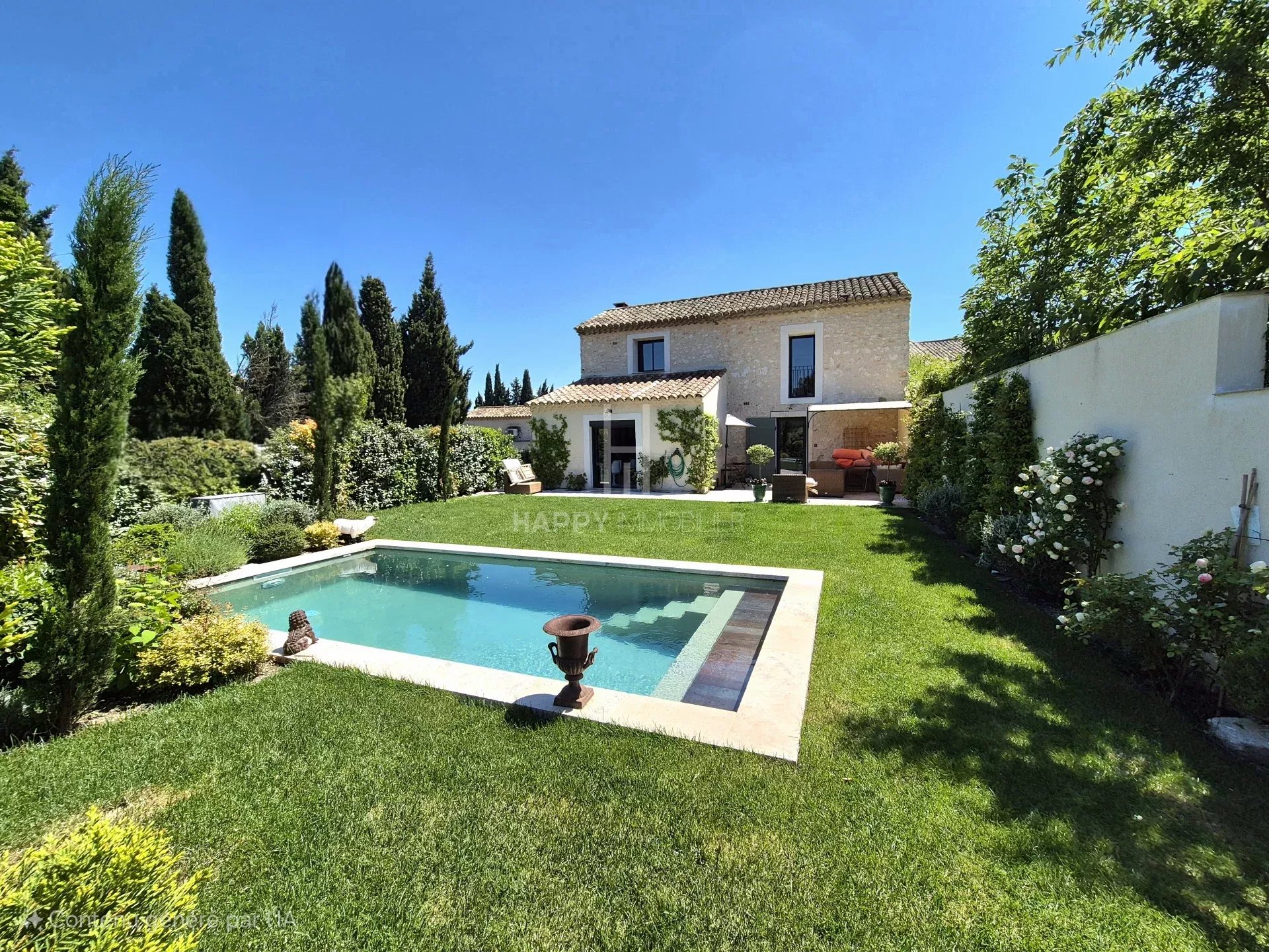Charming house with view in Eygalières