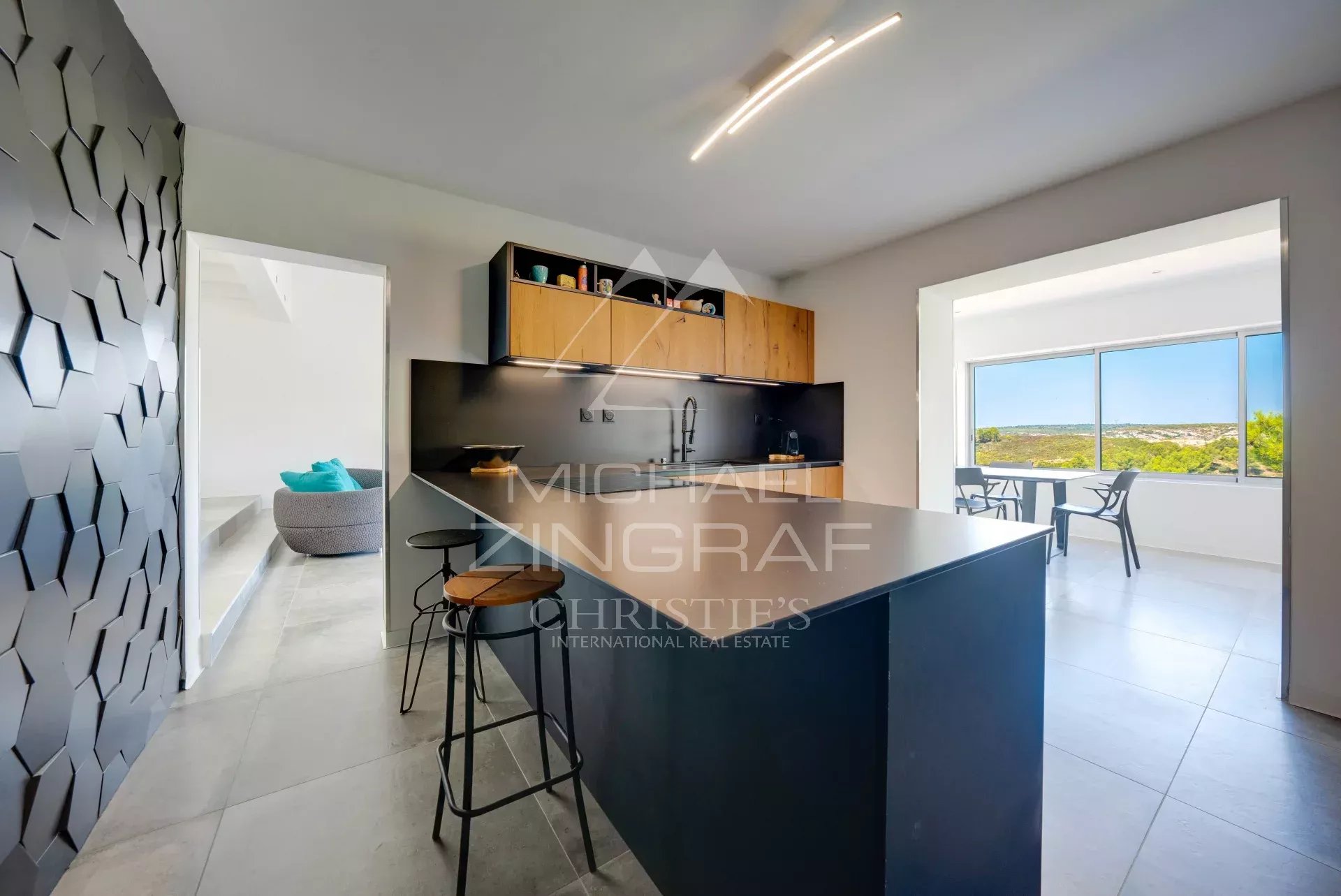 4 Bedroom Villa/Townhouse's Image 4