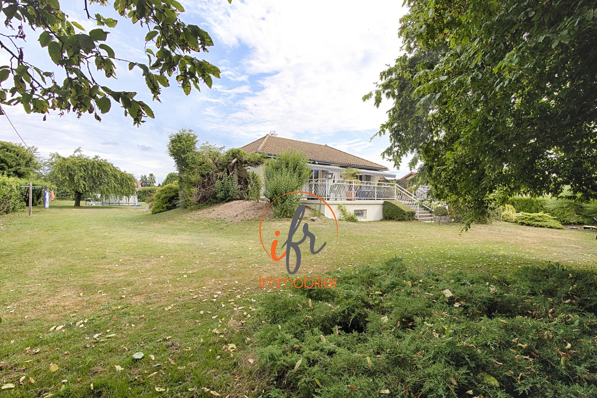 MAISON 6 CHAMBRES IDEALEMENT SITUEE