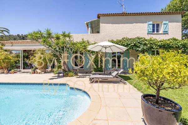 EXCLUSIVITY! Charming House with Pool in La Colle-sur-Loup — photo 1