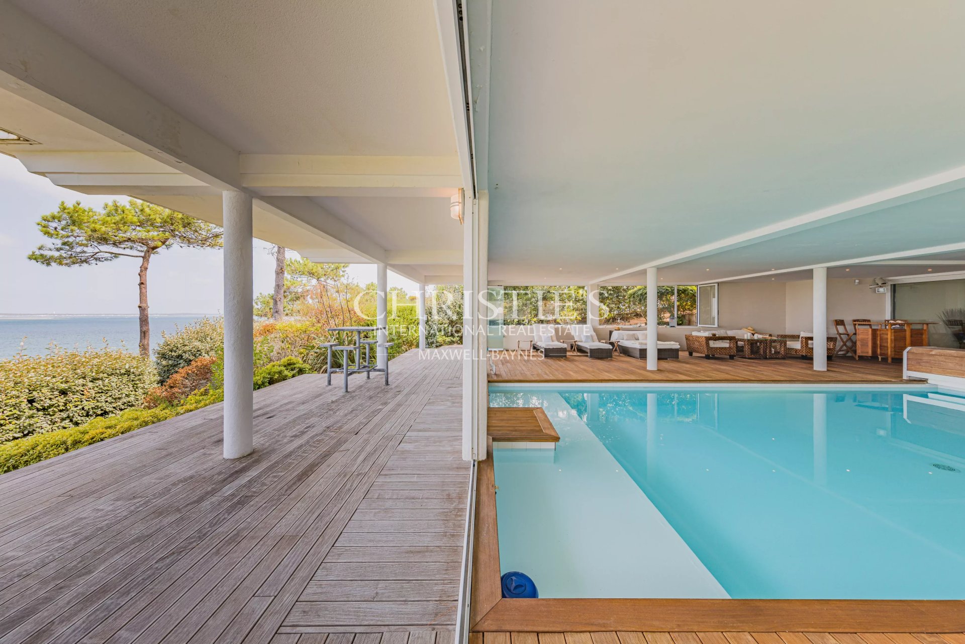 6 Bedroom Villa/Townhouse's Image 8