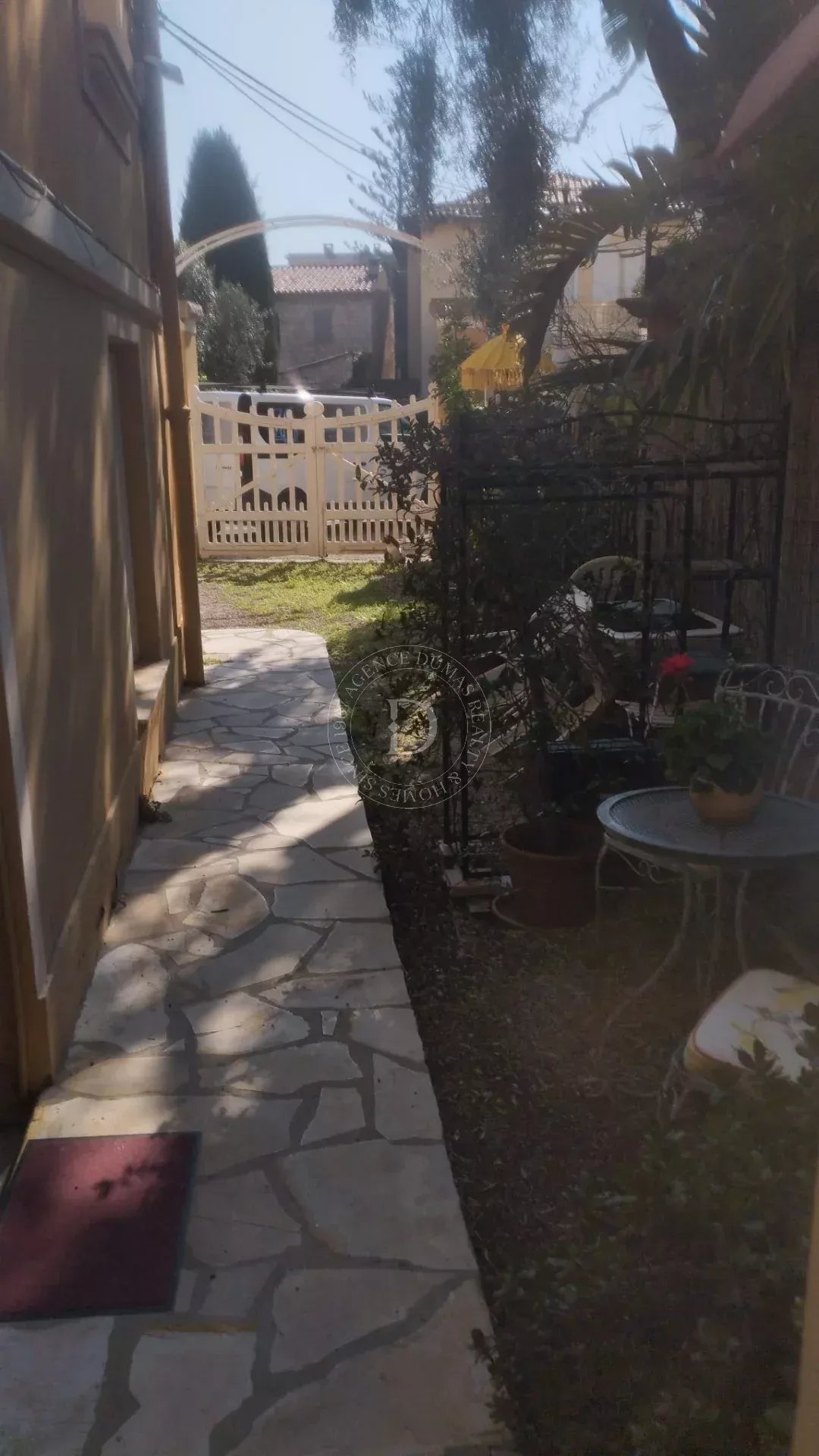 Charmant studio 25 m² – Centre-ville au calme avec terrasse - Photo 2