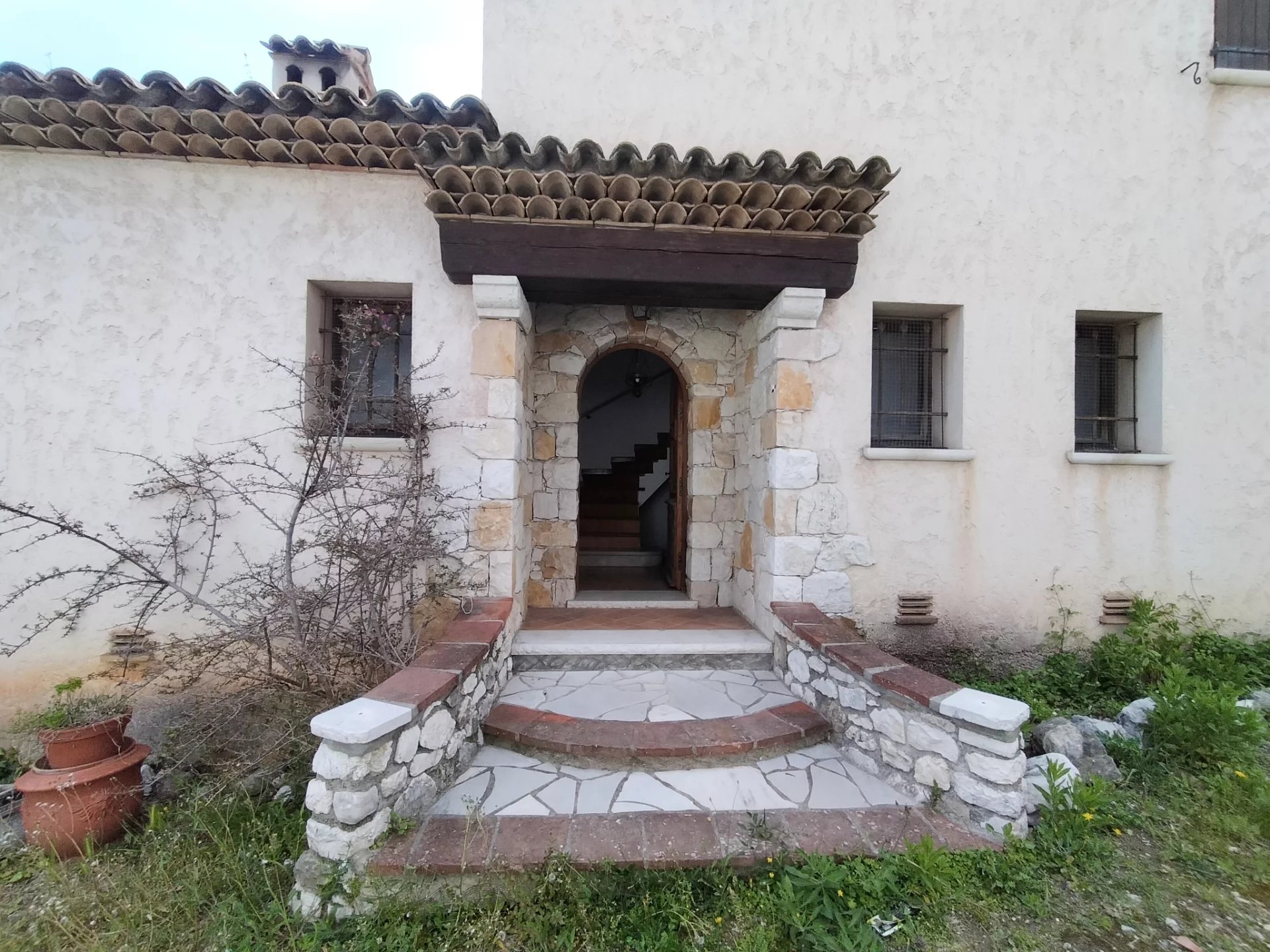 SAINT-LAURENT-DU-VAR - VILLA INDIVIDUELLE