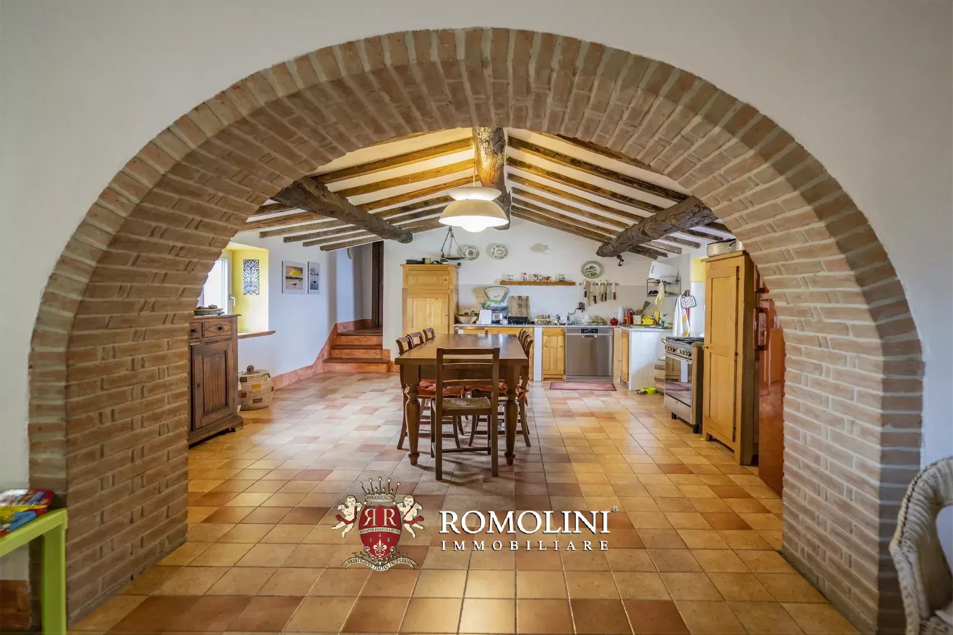 RUSTIC FARMHOUSE WITH POOL FOR SALE IN MOUNT AMIATA, MAREMMA
