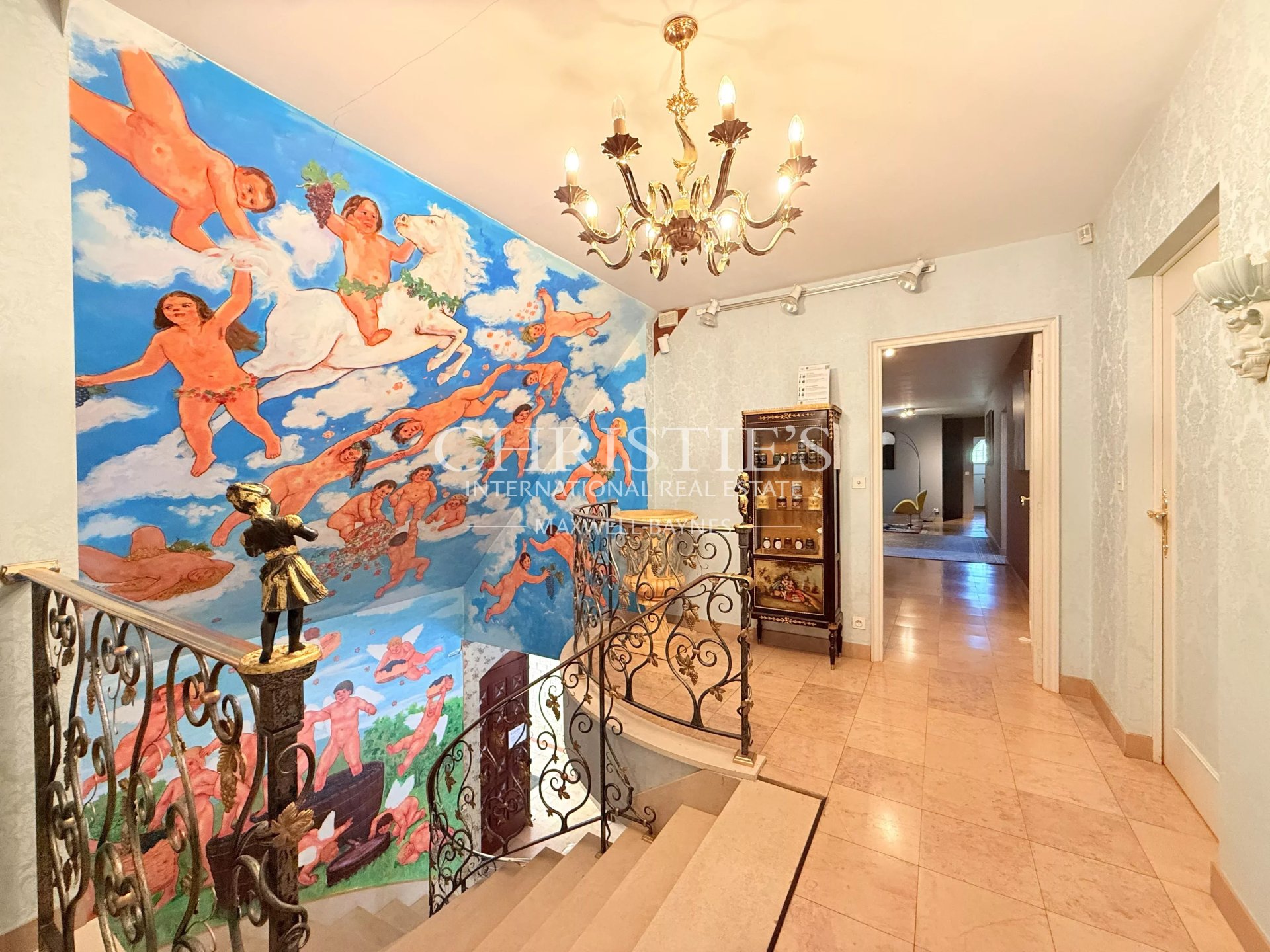 11 Bedroom Villa/Townhouse's Image 18