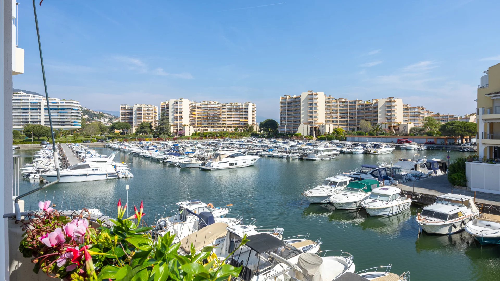 Charming 1-bedroom apartment in the heart of the Marina