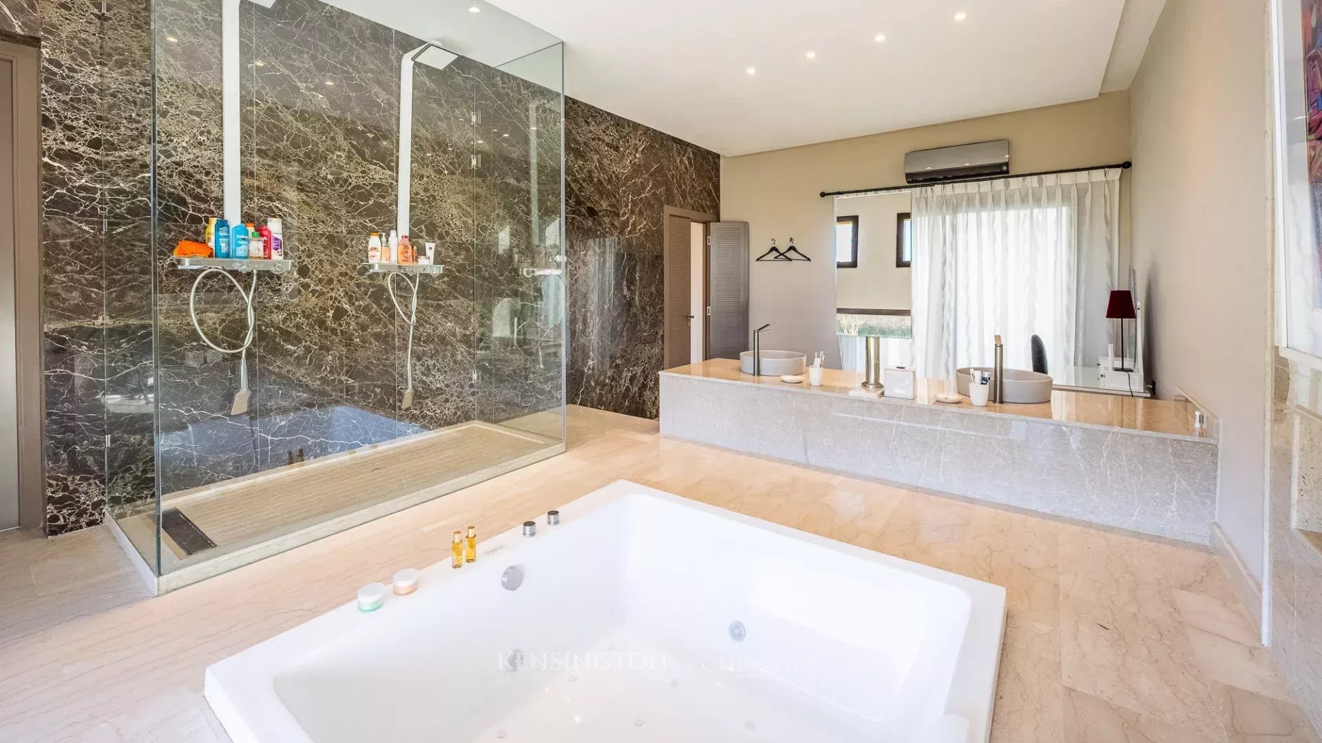 5 Bedroom Villa/Townhouse's Image 20
