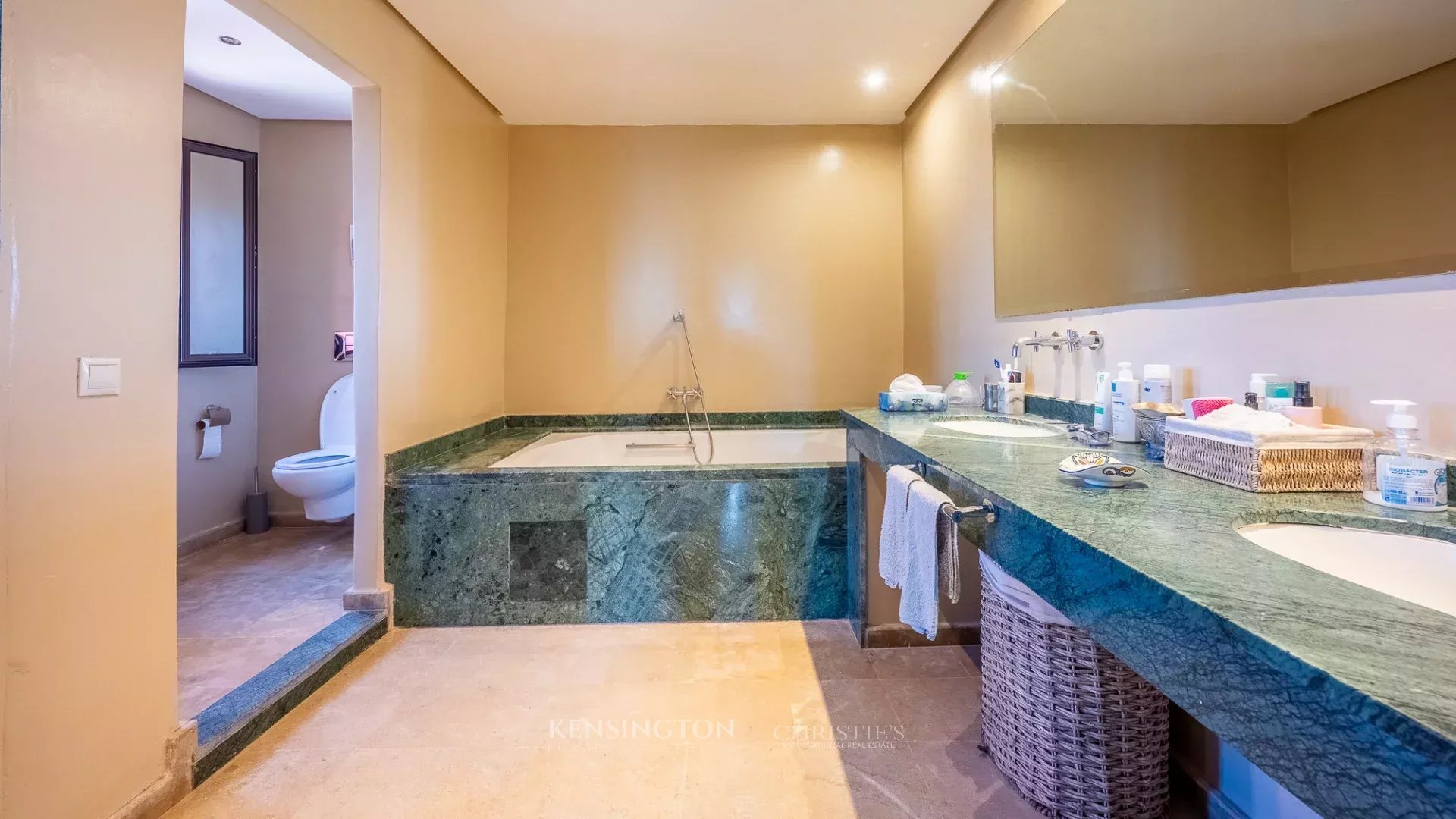5 Bedroom Villa/Townhouse's Image 15