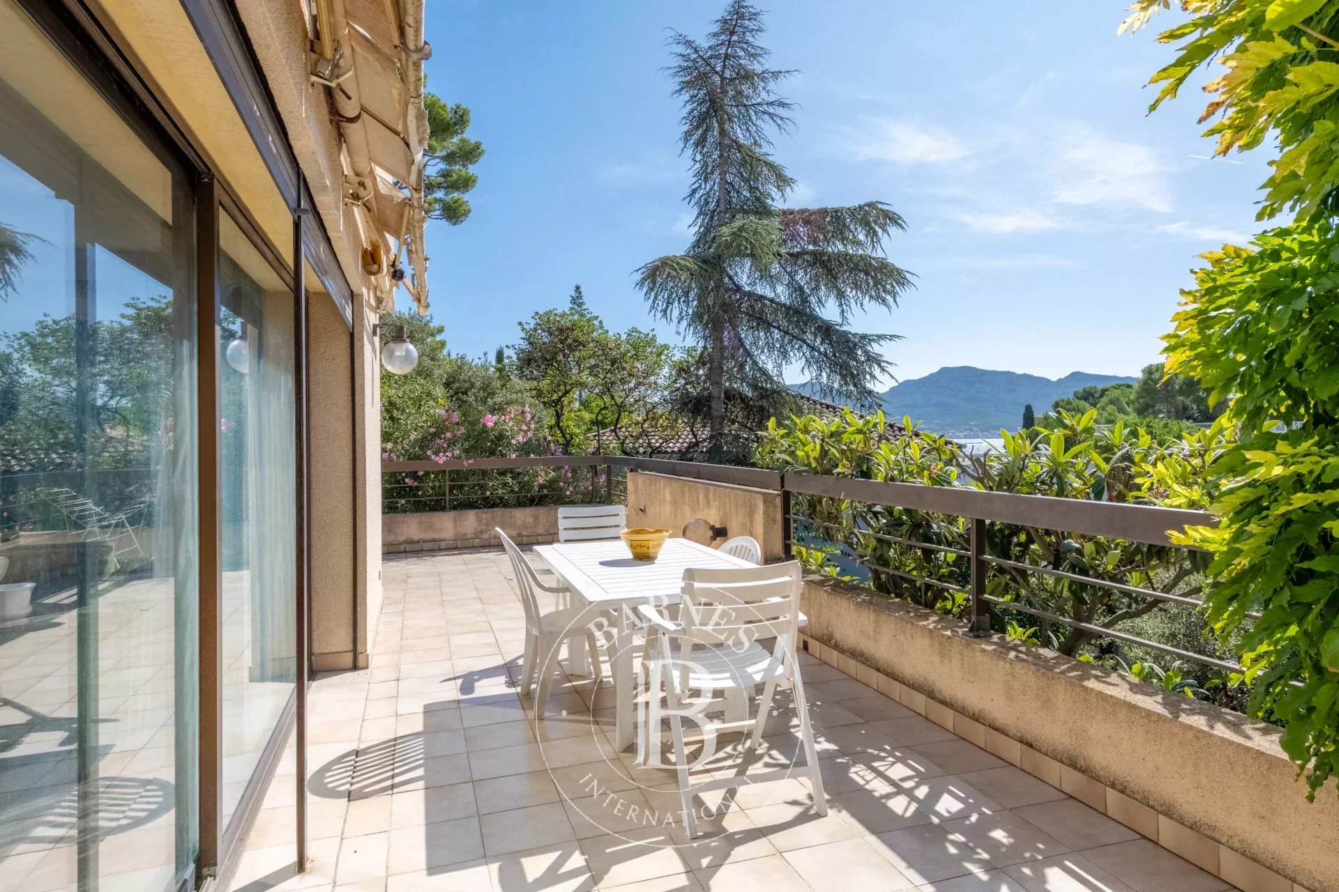 Villa Marseille 7ème - picture 6