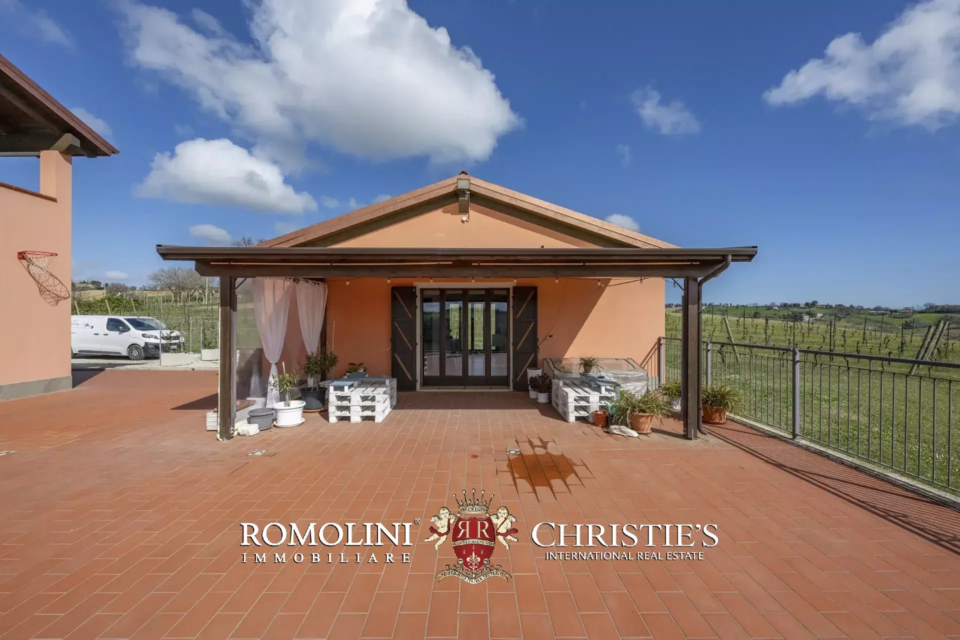 5 Bedroom Vineyard's Image 23