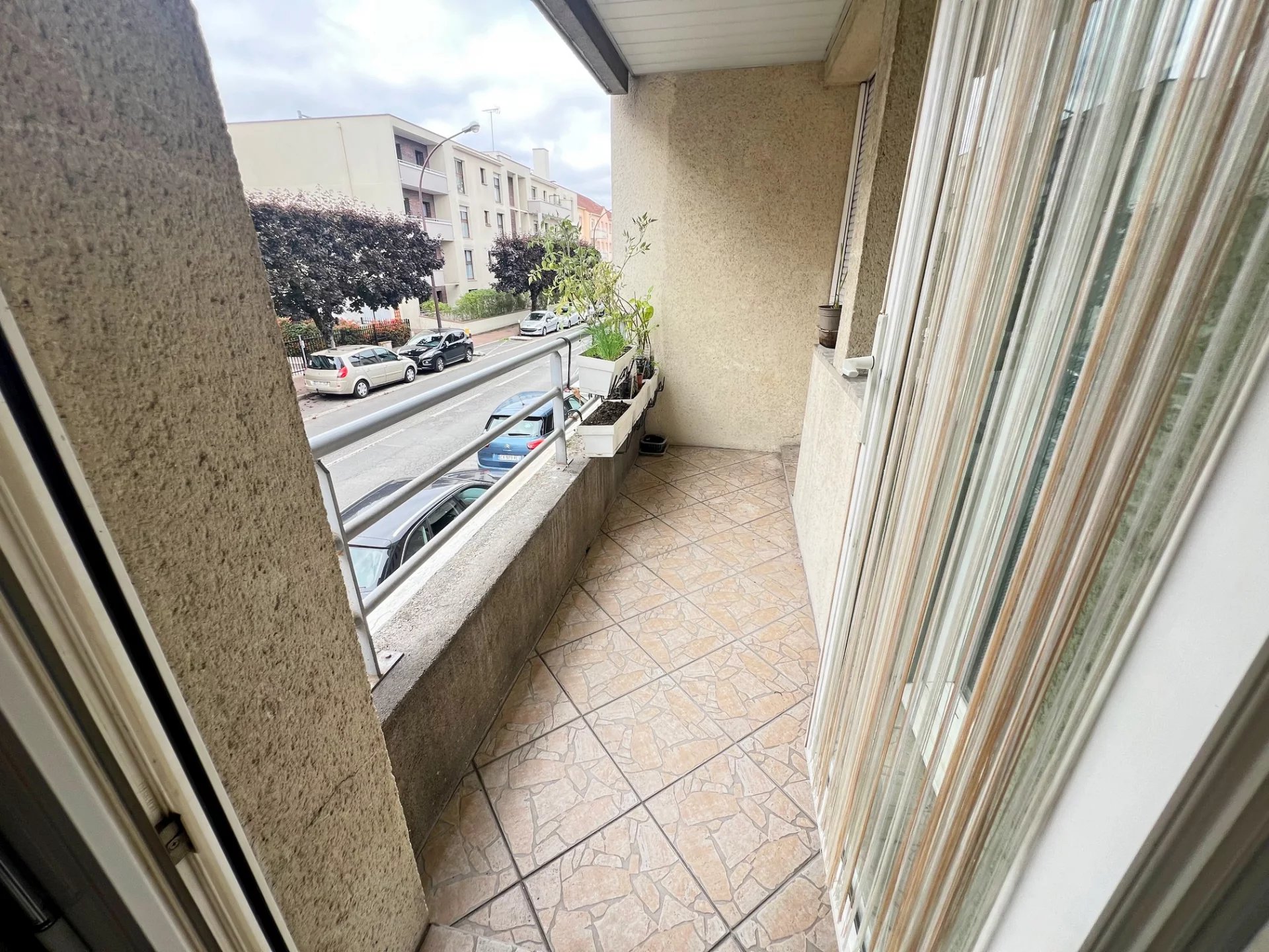 A SAISIR ! F2 - balcon - Parking