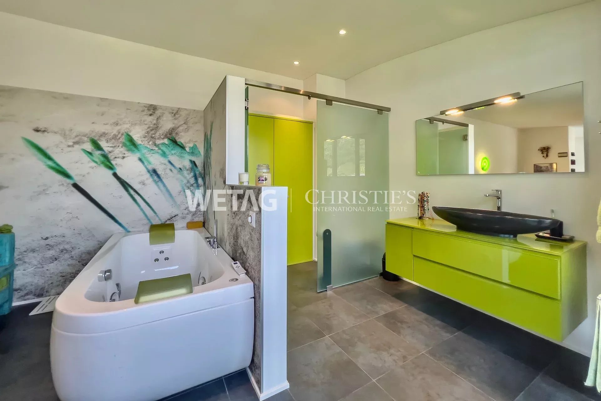 4 Bedroom Apartment/Flat's Image 5