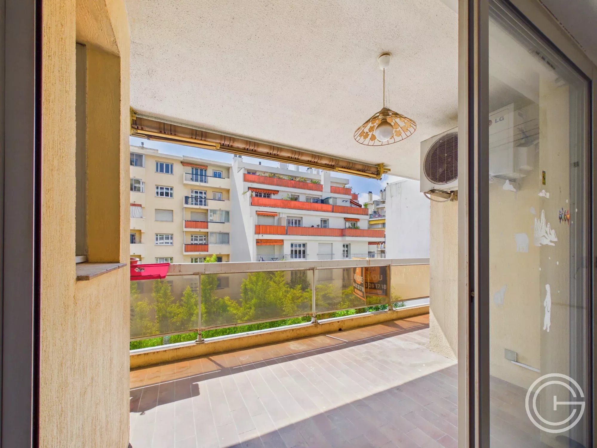 Appartement 2 pièces + Terrasse - Av Valentiny - NICE - Photo 2