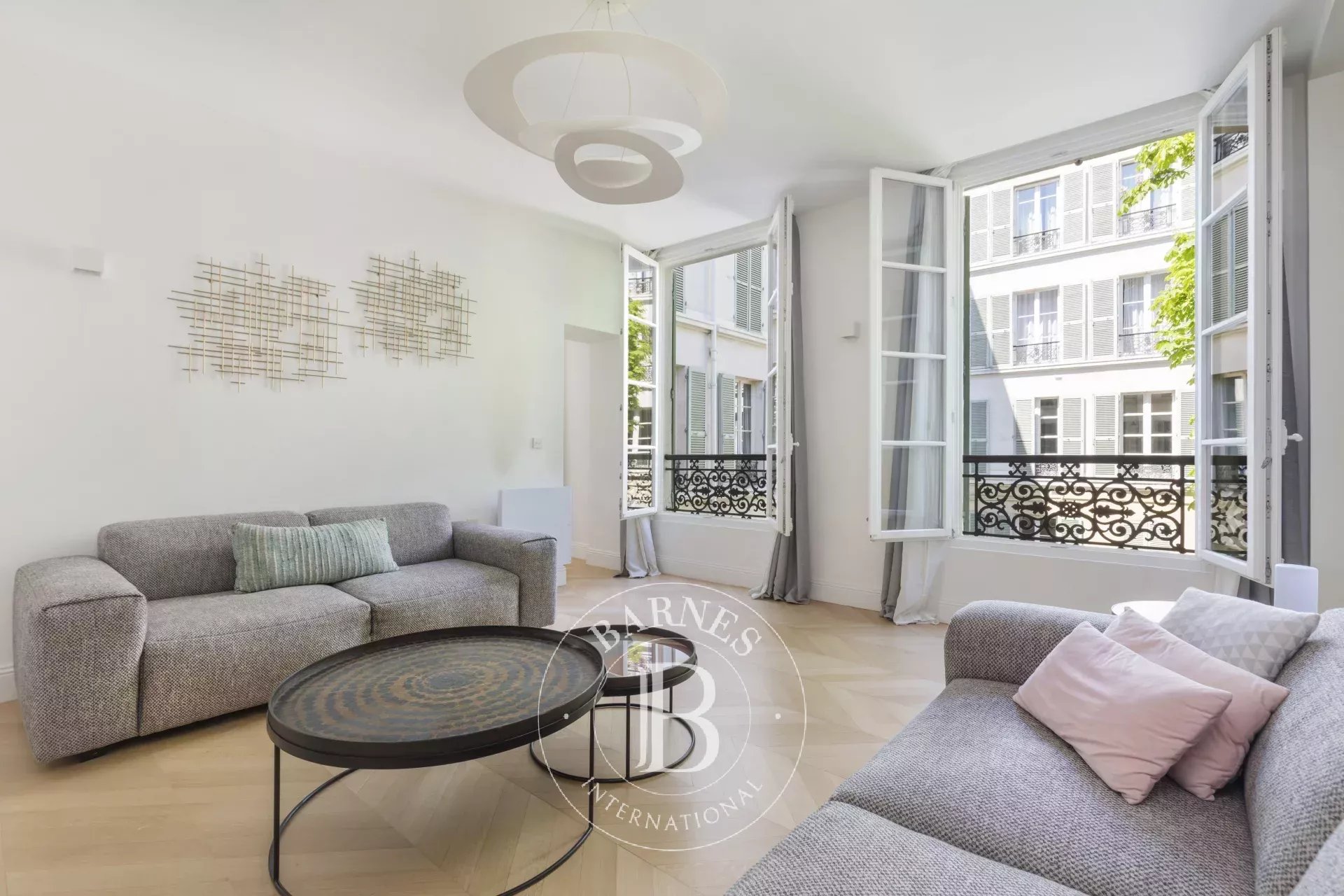 Daire Paris 8ème - picture 5