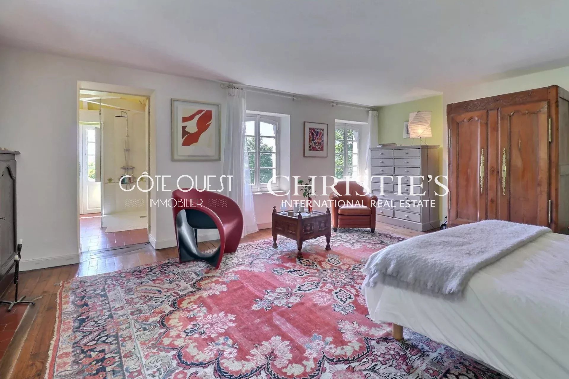 9 Bedroom Villa/Townhouse's Image 9