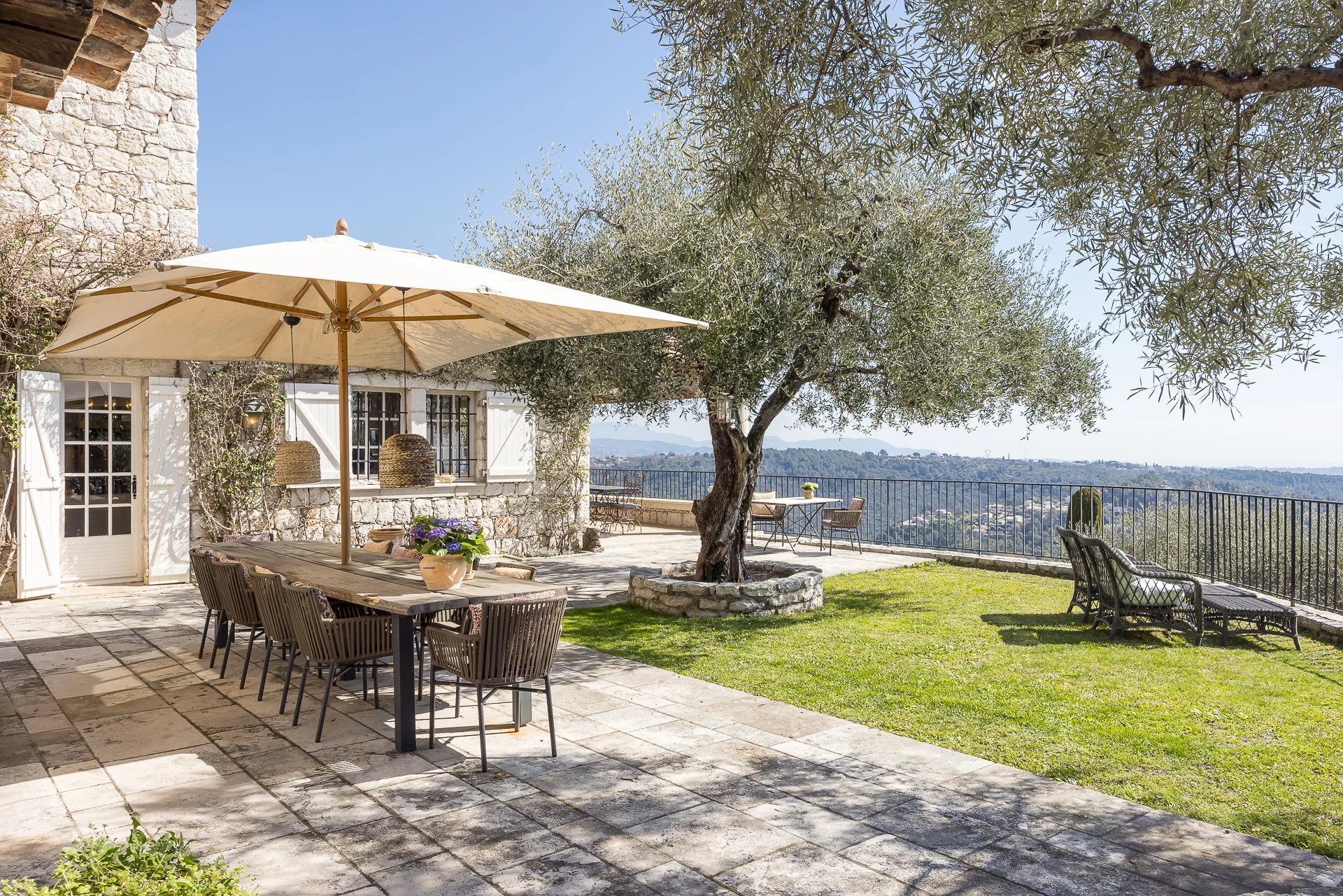 Charming Villa with Stone Façade and Panoramic Views