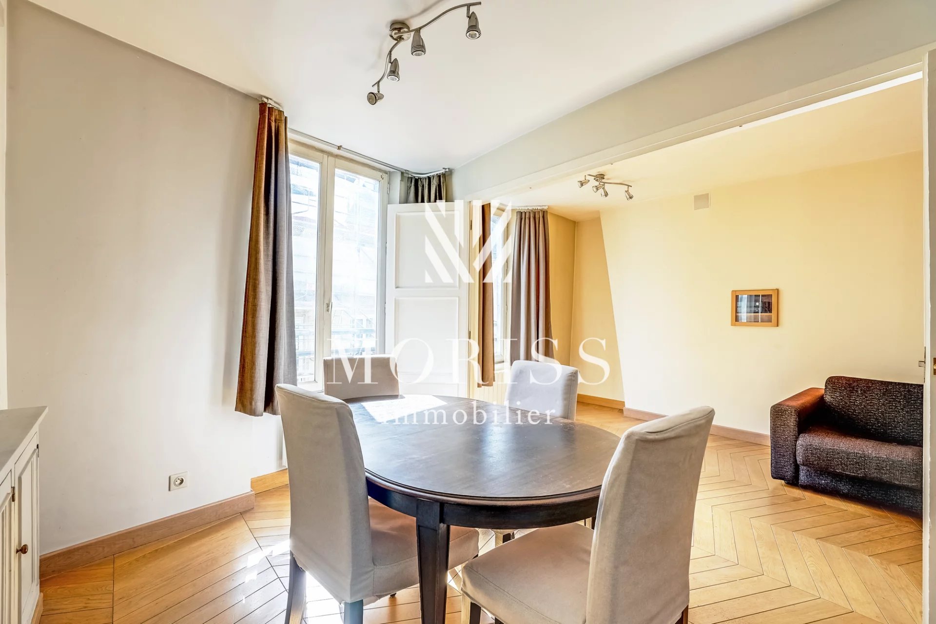 Bright 2/3-Bedroom Apartment in Palais-Royal, Paris 1er - Image Array