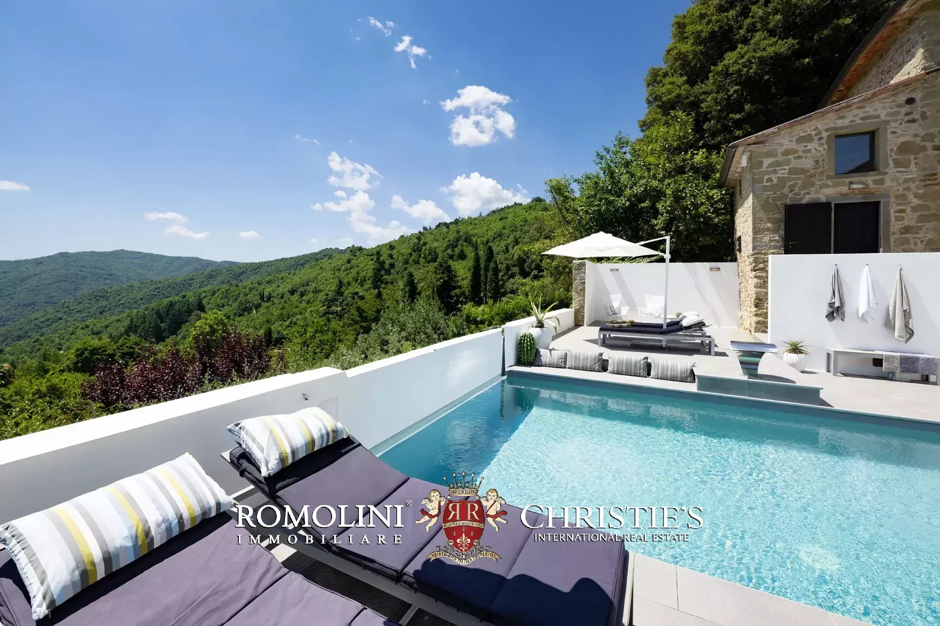6 Bedroom Villa/Townhouse's Image 15