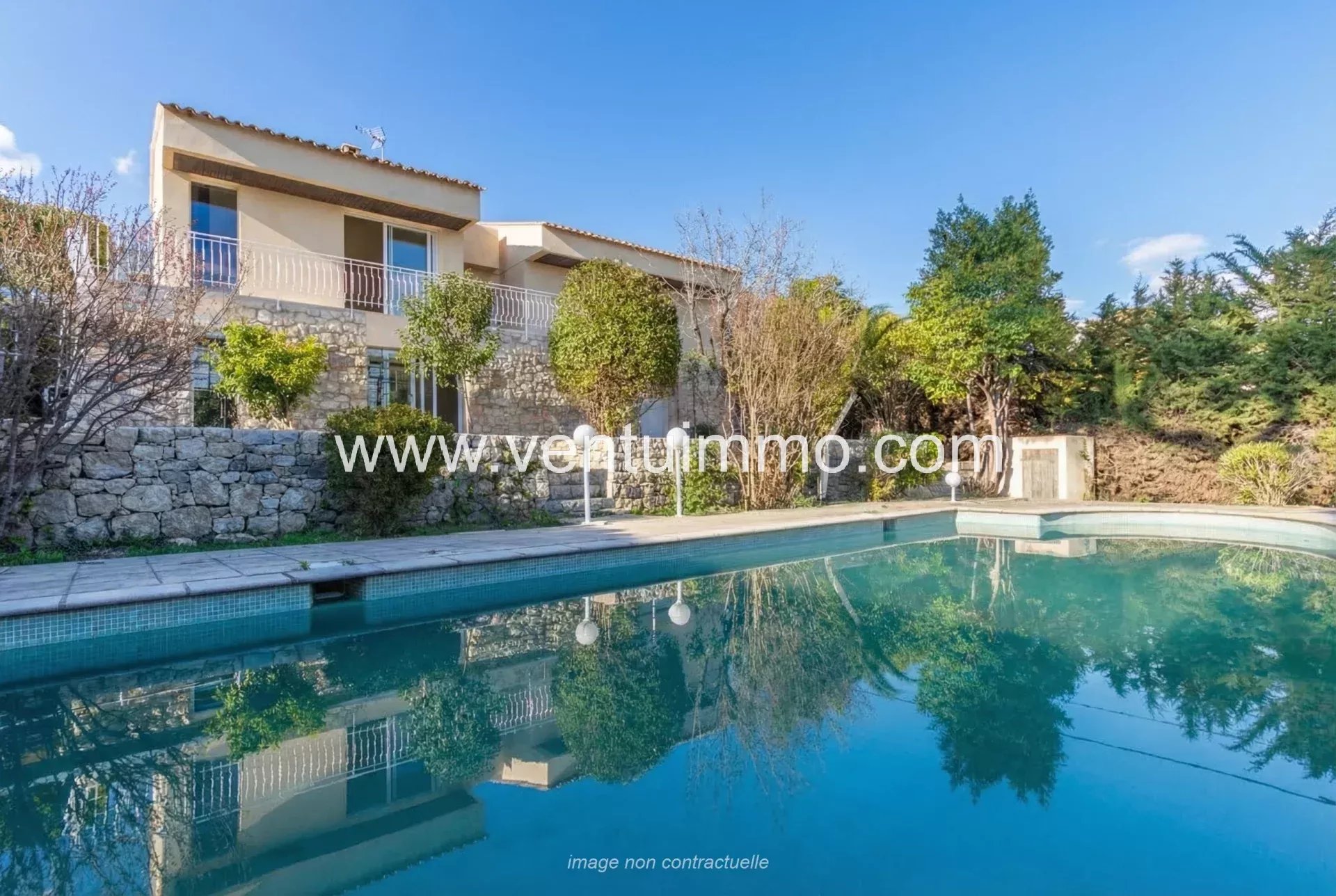 Agence immobilière de 