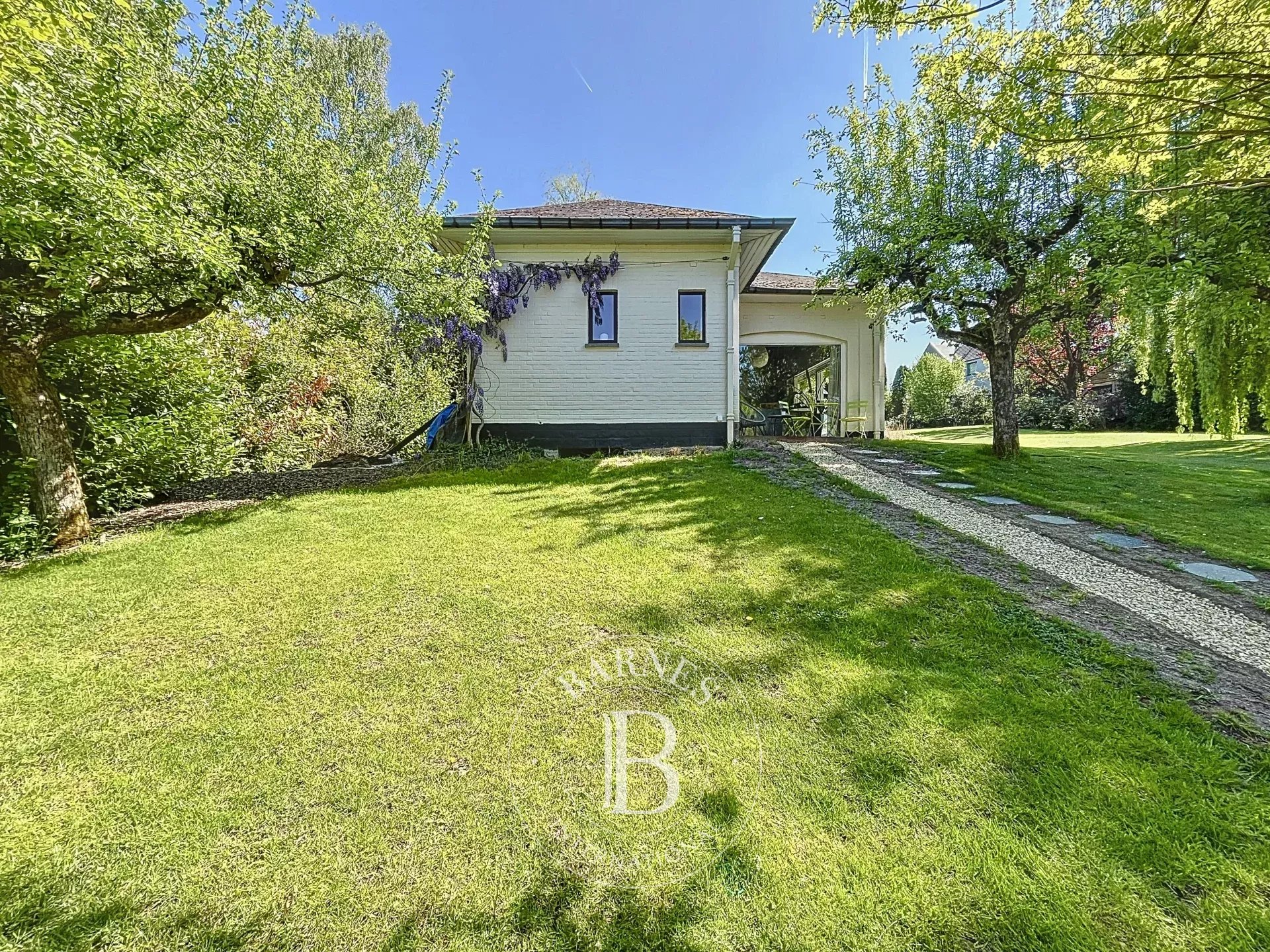 Barbizon - Charming concierge with independent entrance