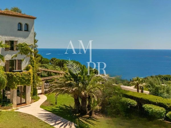 Luxury Family Estate in Cannes: Panoramic Sea View Villa for Sale — photo 1