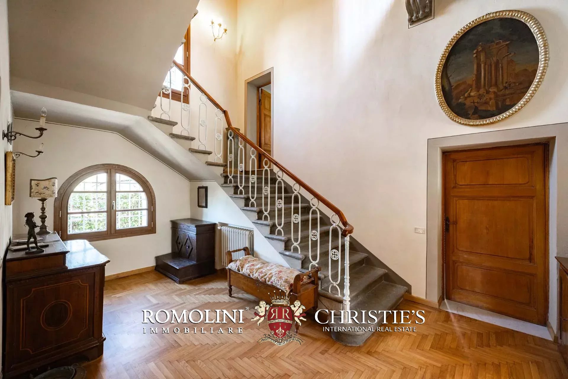 6 Bedroom Villa/Townhouse's Image 22