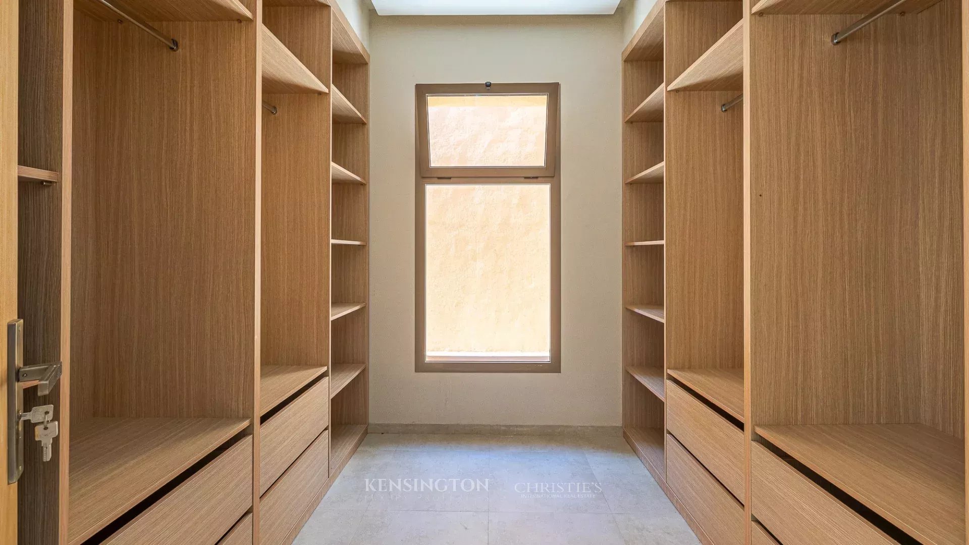 4 Bedroom Villa/Townhouse's Image 28