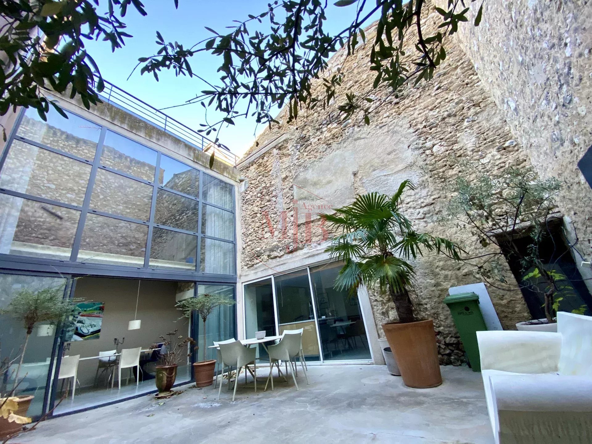 Agence immobilière de 