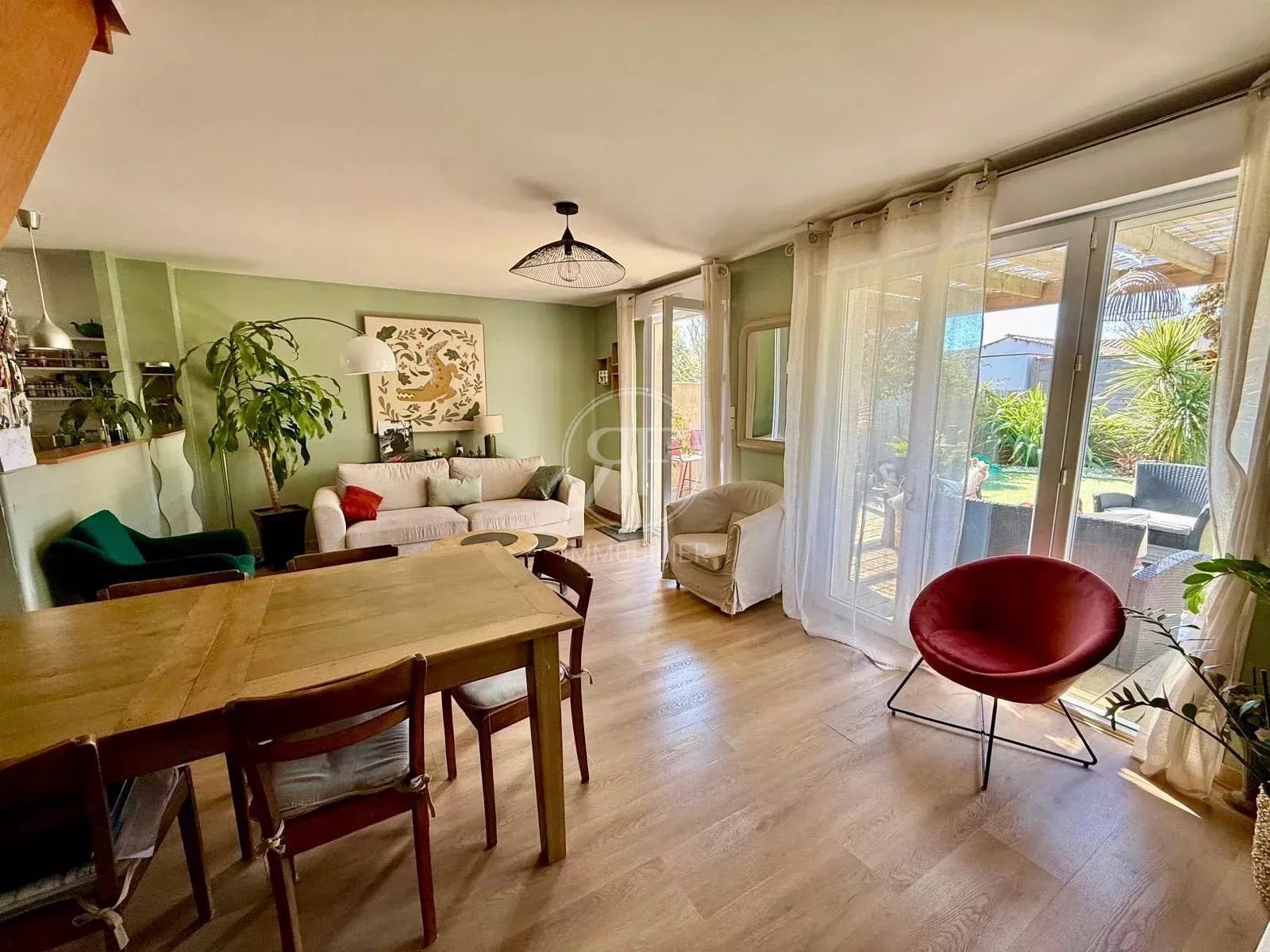 Agence immobilière de 