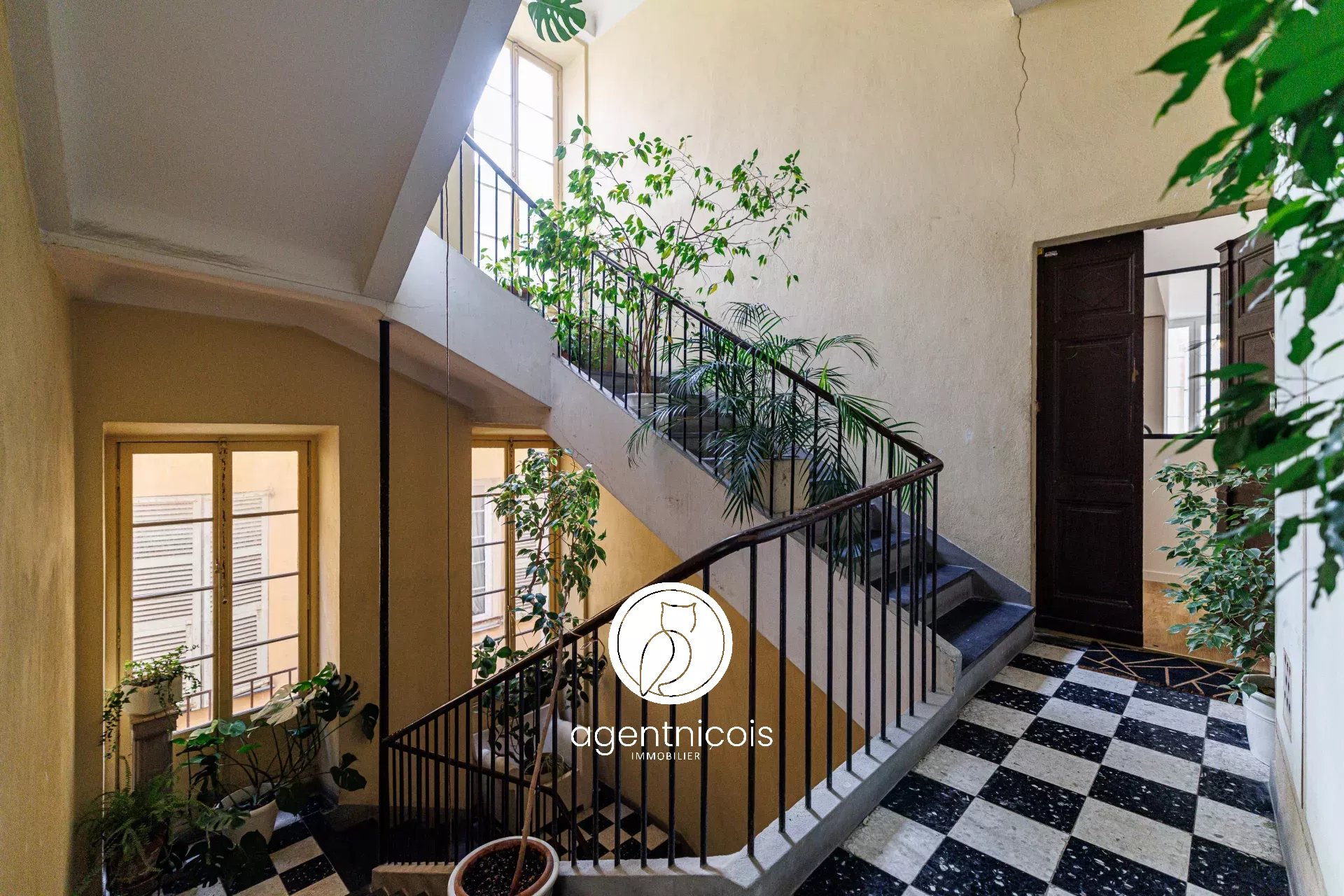 Agence immobilière de 