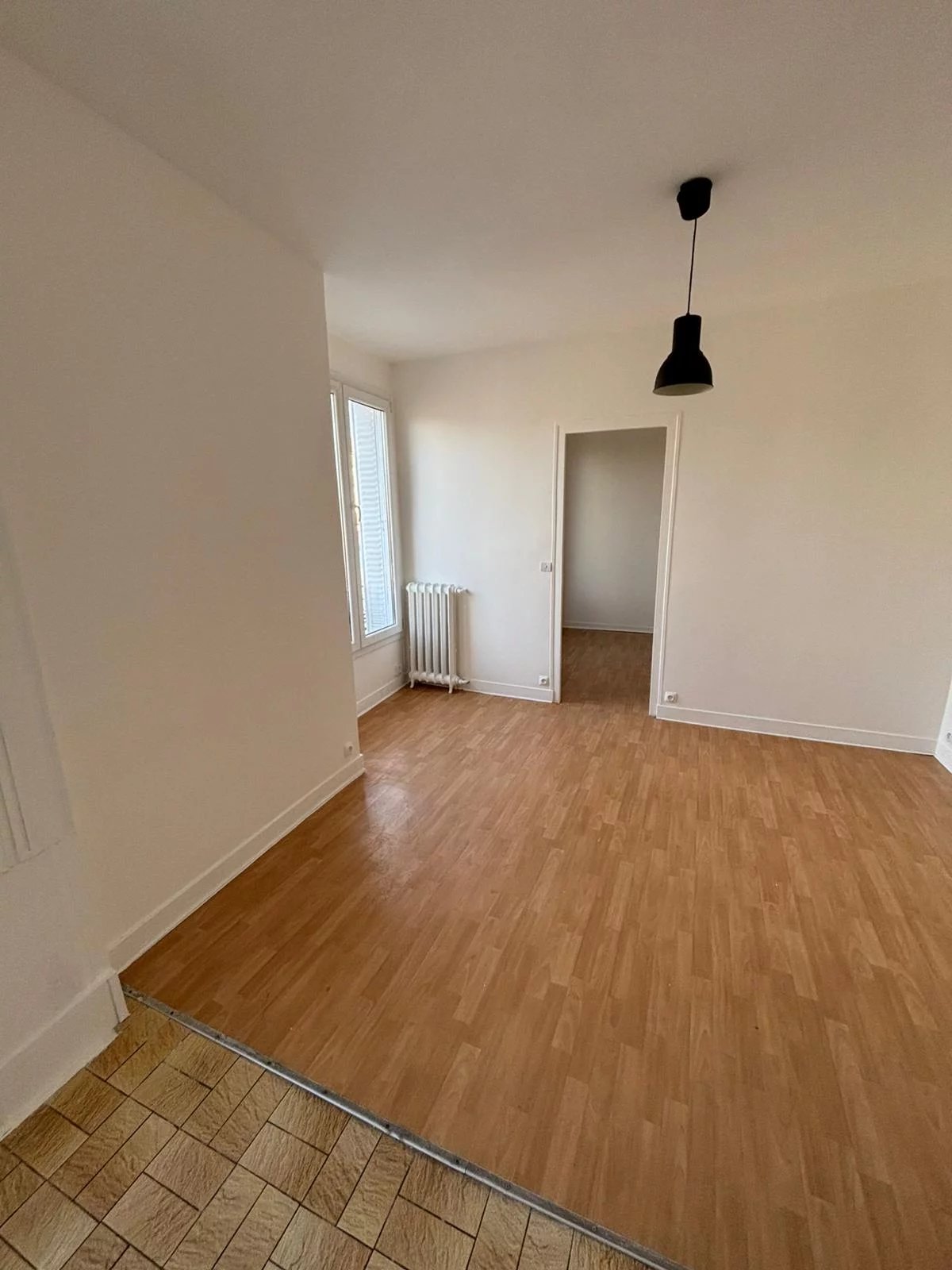 APPARTEMENT 2 PIECES DE 34 m2 - MAIRIE DE MONTREUIL - Image Array
