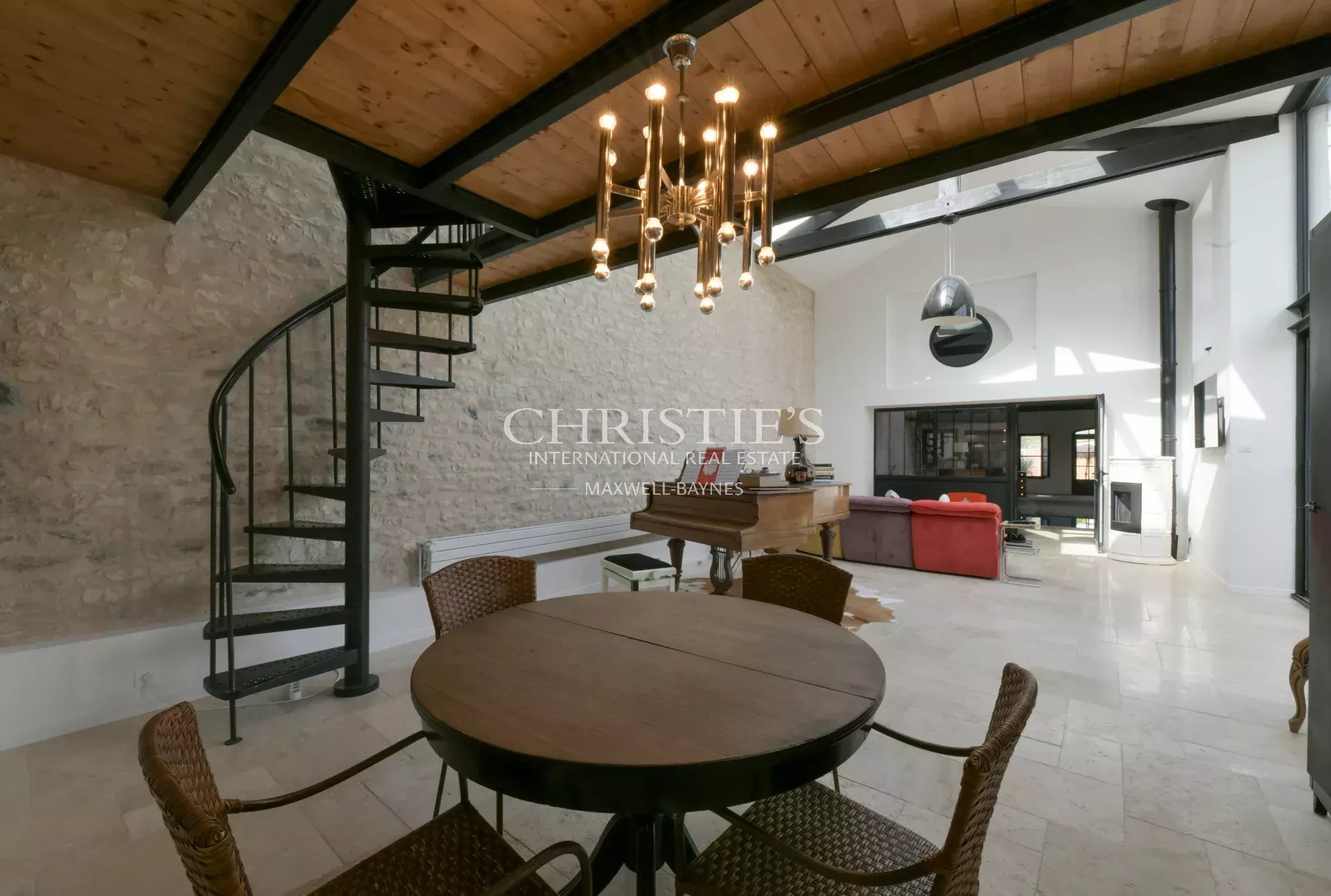 5 Bedroom Villa/Townhouse's Image 6