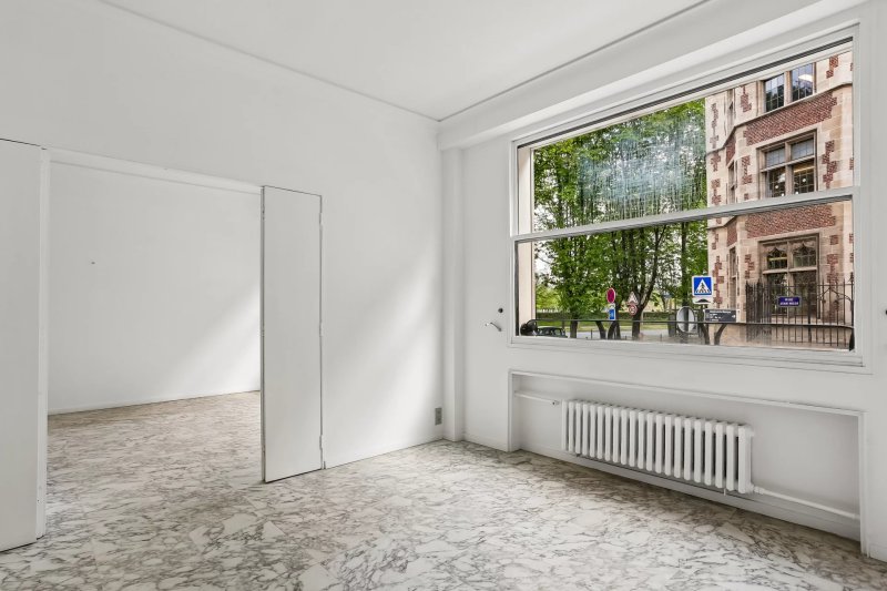 Paris 7 - Quai d'Orsay - 3 pièces - 1 chambre - Appartement à fort potentiel, possibilité 2 chambres