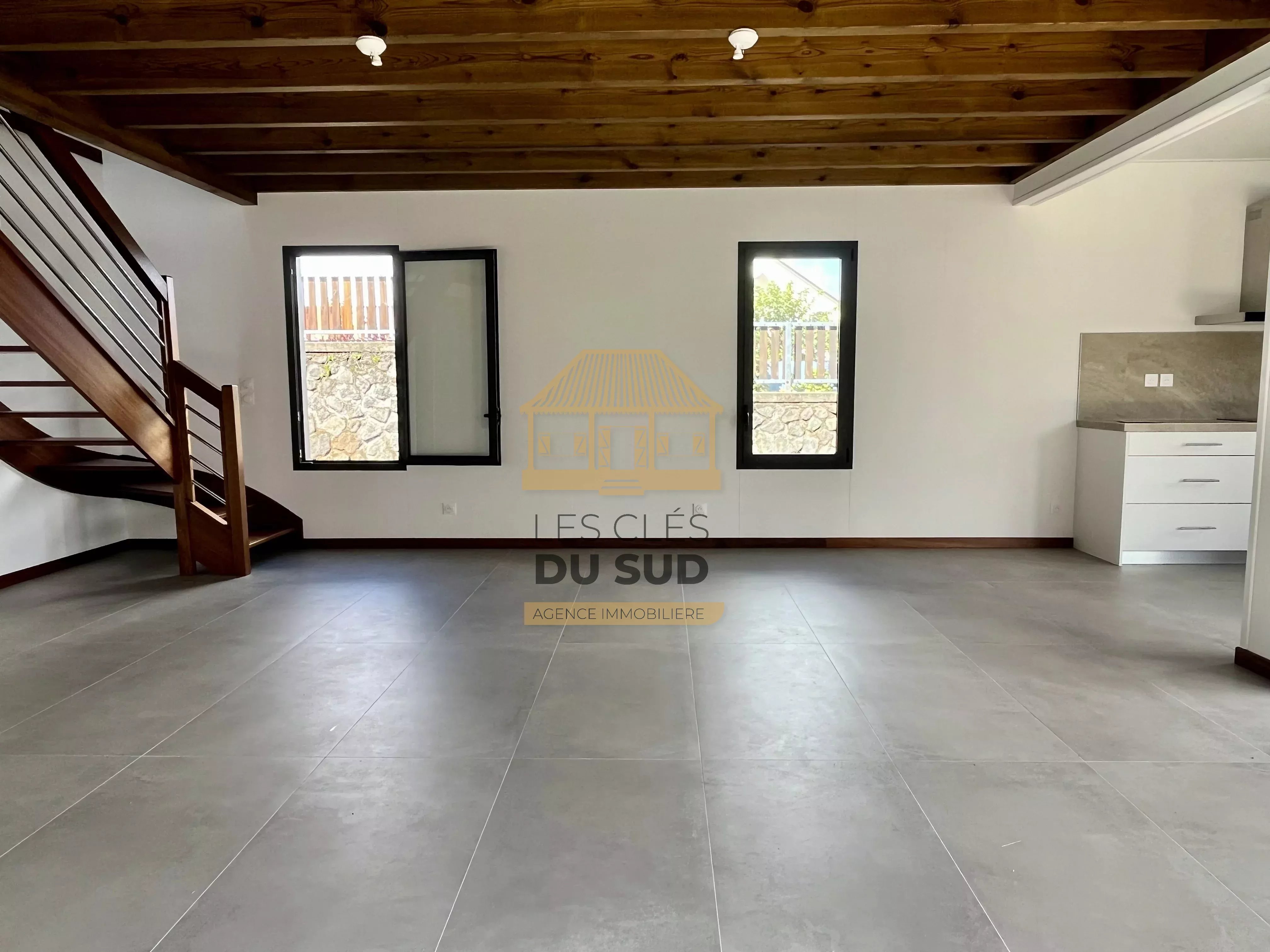 Location villa neuve F4 avec terrasse et jardin à Saint-Philippe