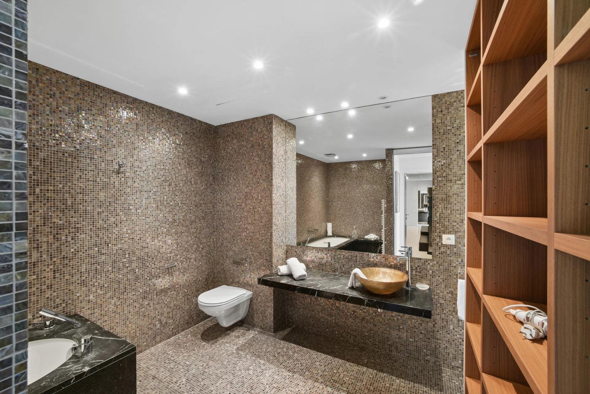 Villa contemporaine d'exception à Èze Bord de Mer – Un véritable écrin entre mer et montagne