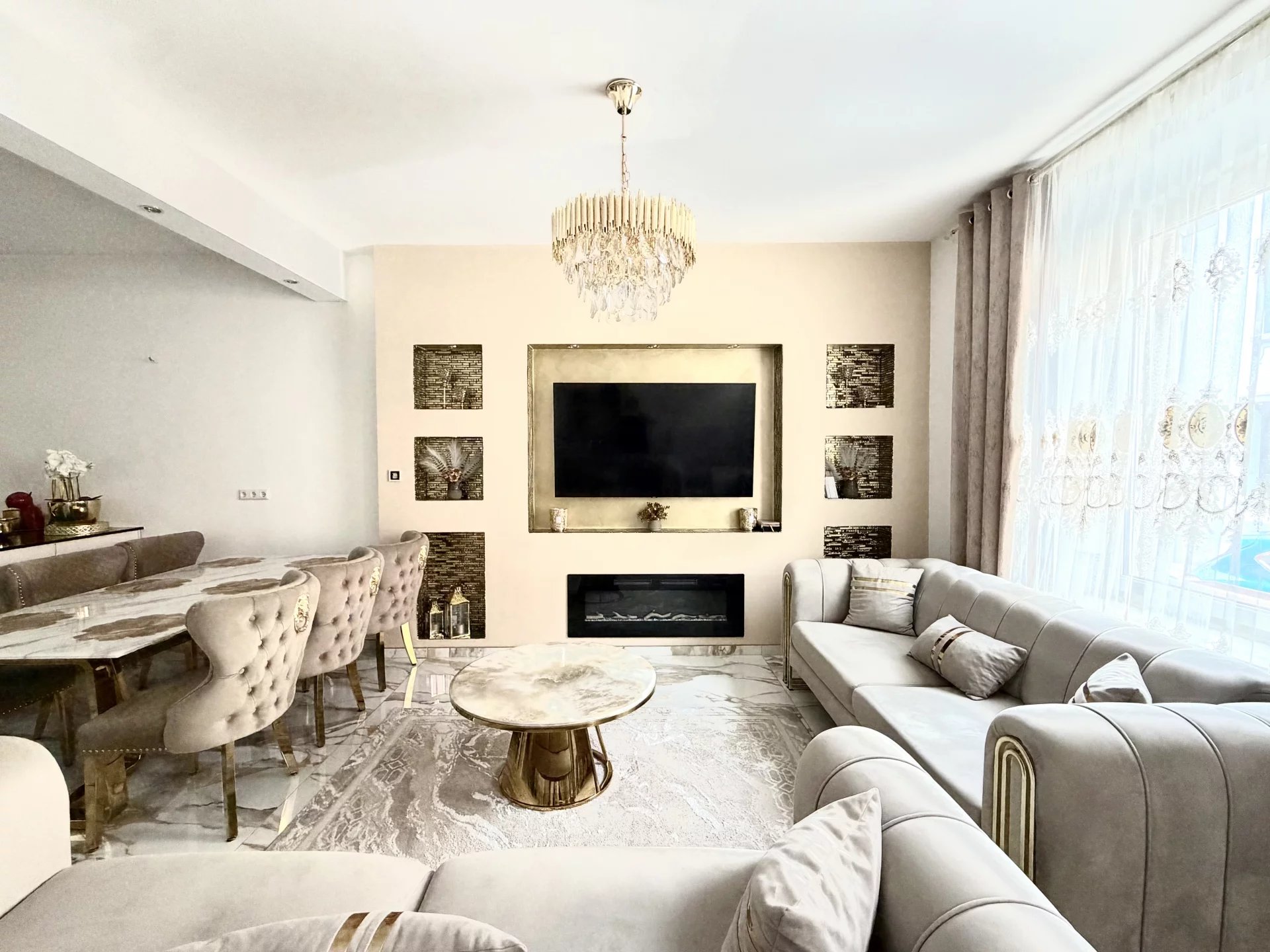 Agence immobilière de AXHOME IMMO SARL